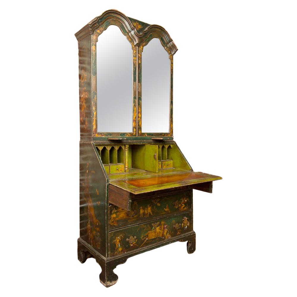 George I Green Japaned and Parcel Gilt Lacquer Bureau, eighteenth century.  For Sale