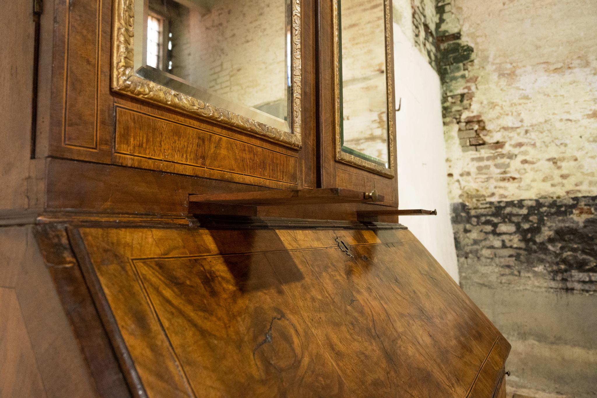 An 18th Century George I Walnut & Feather Banded Fall Front Bureau Bookcase For Sale 13