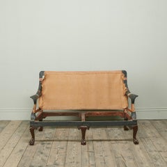 George II Love Seat en noyer sculpté