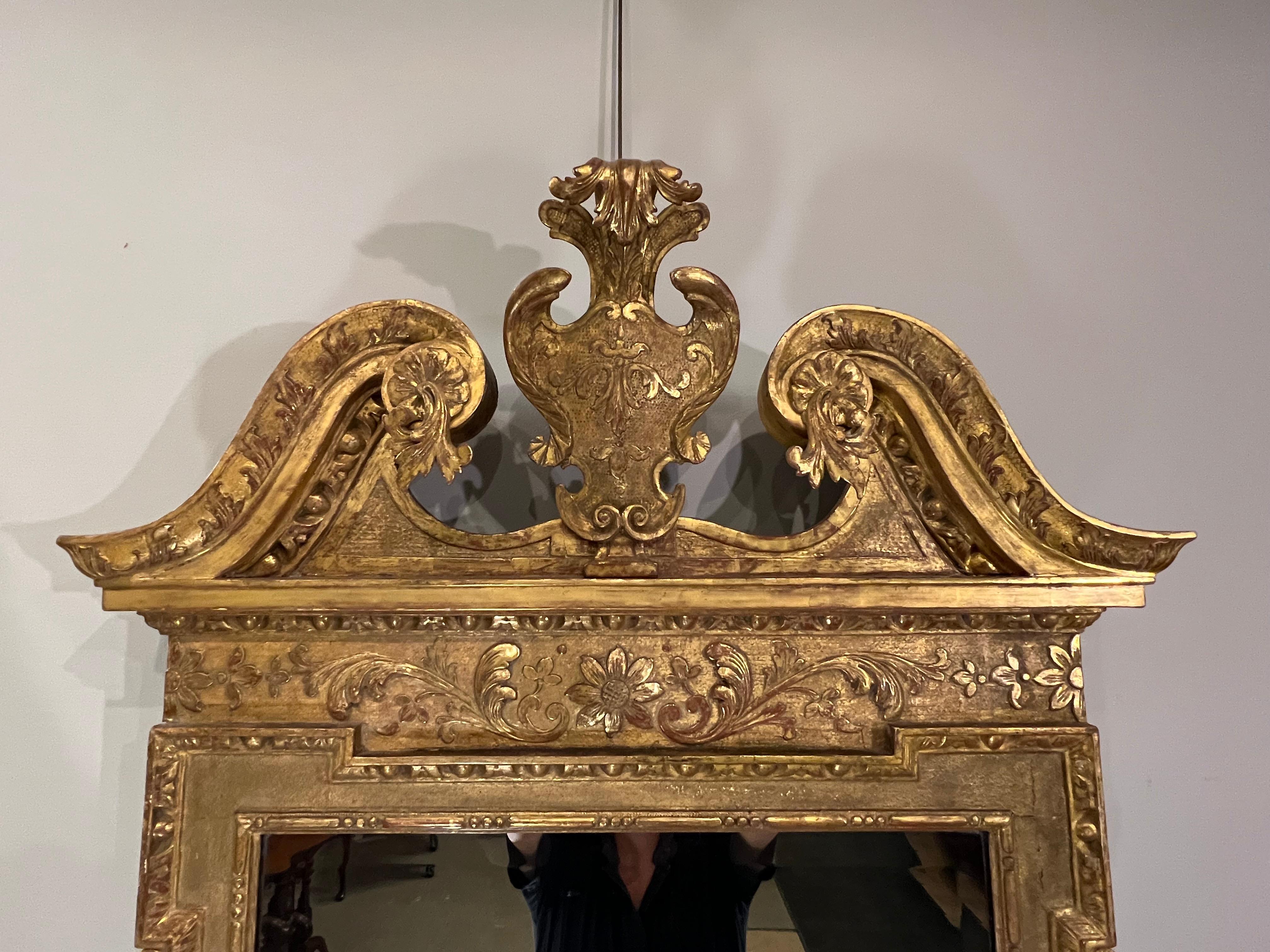 Miroir en bois doré George II datant d'environ 1740 en vente 4