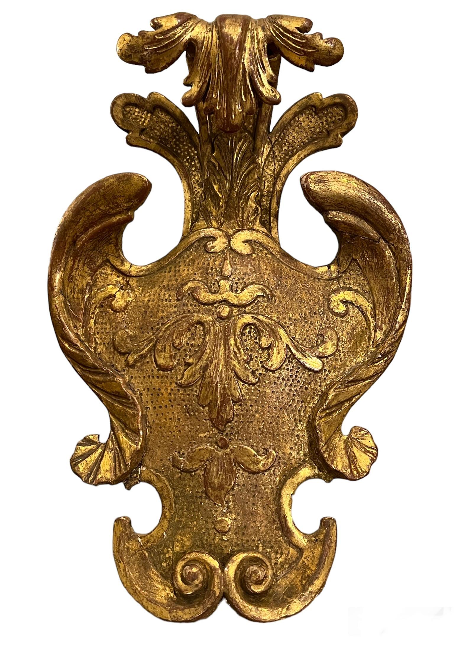 Miroir en bois doré George II datant d'environ 1740 en vente 2