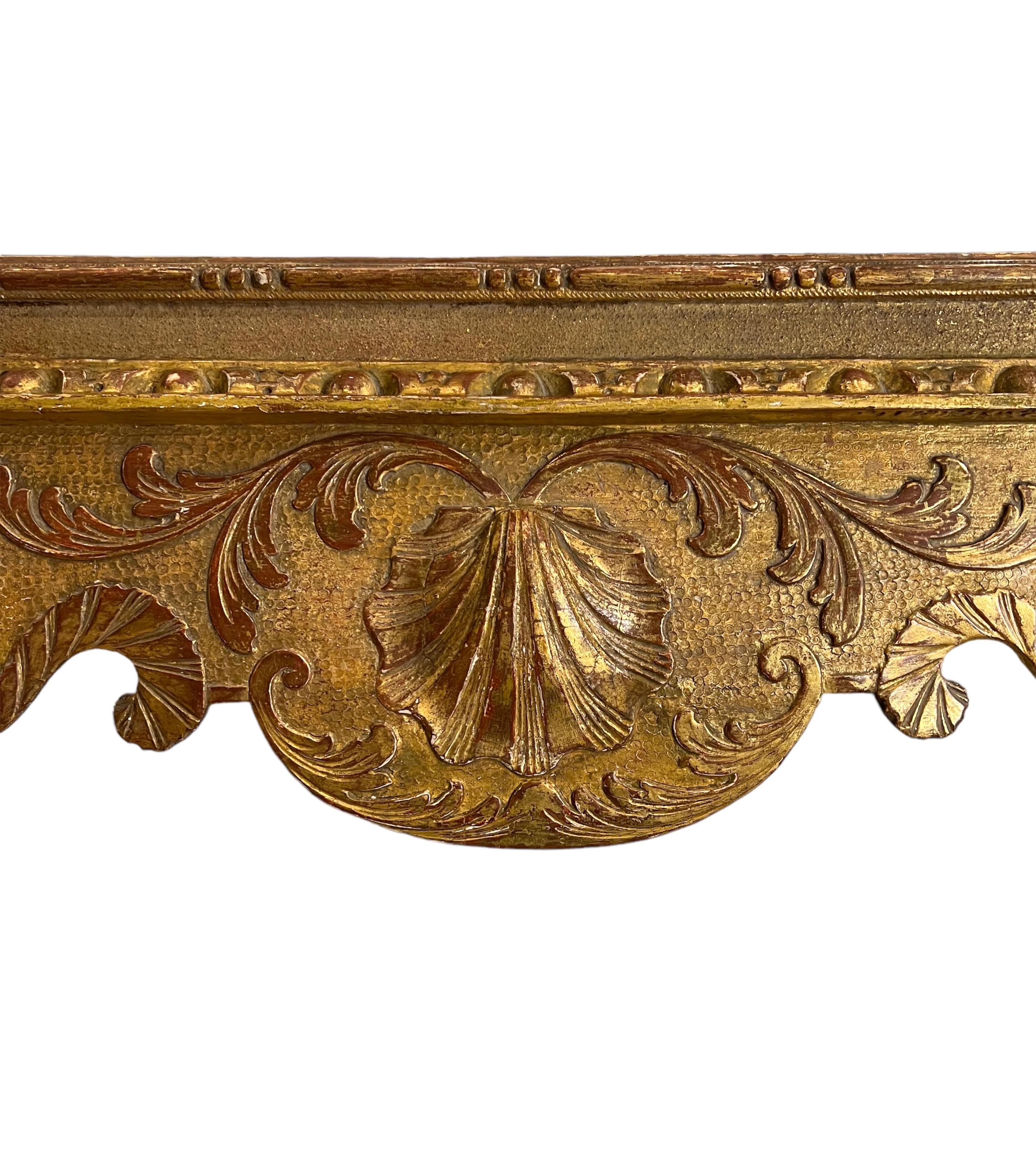 Miroir en bois doré George II datant d'environ 1740 en vente 3