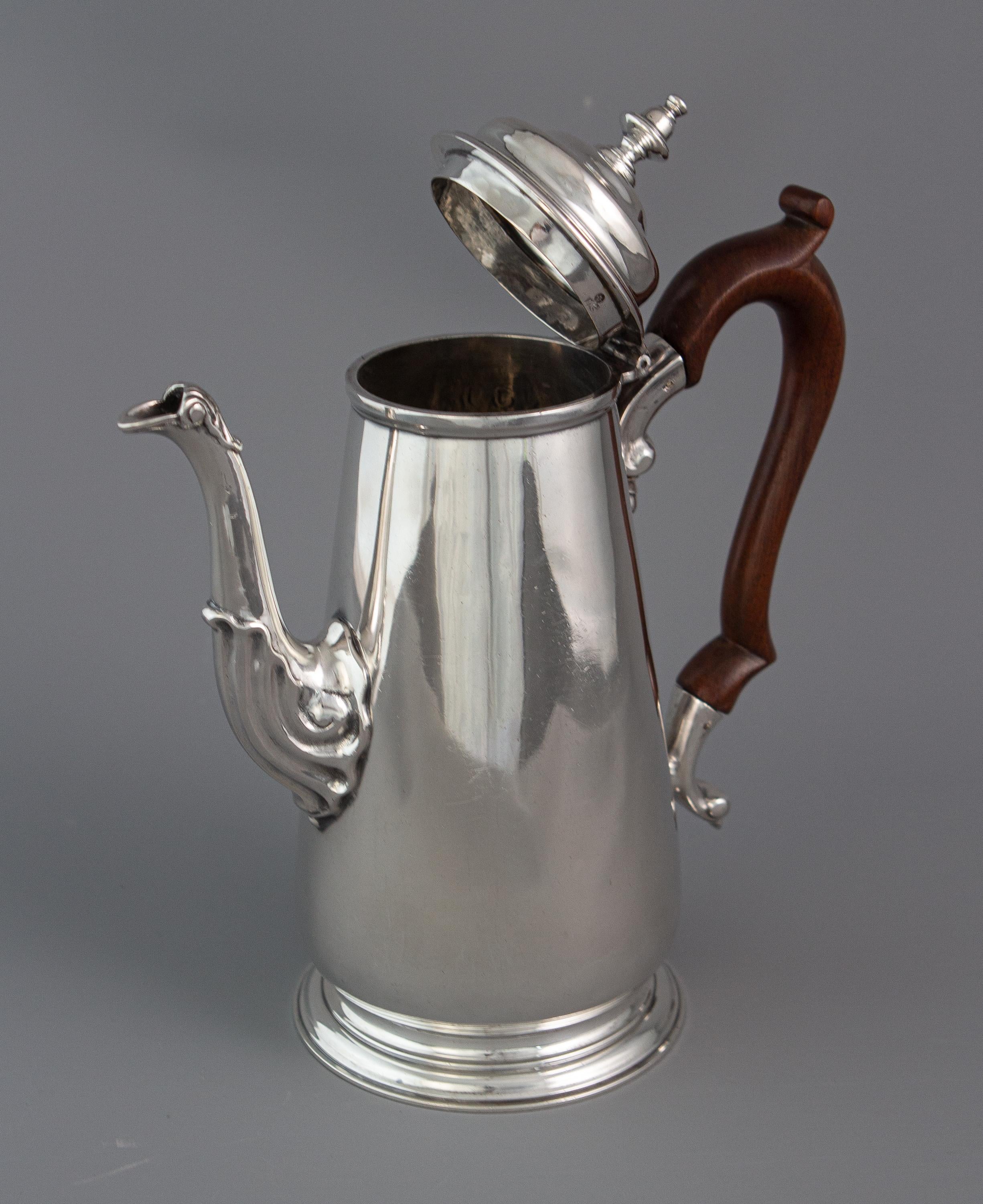 Sterling Silver George II Silver Coffee Pot, London 1735 by Augustin Courtauld For Sale