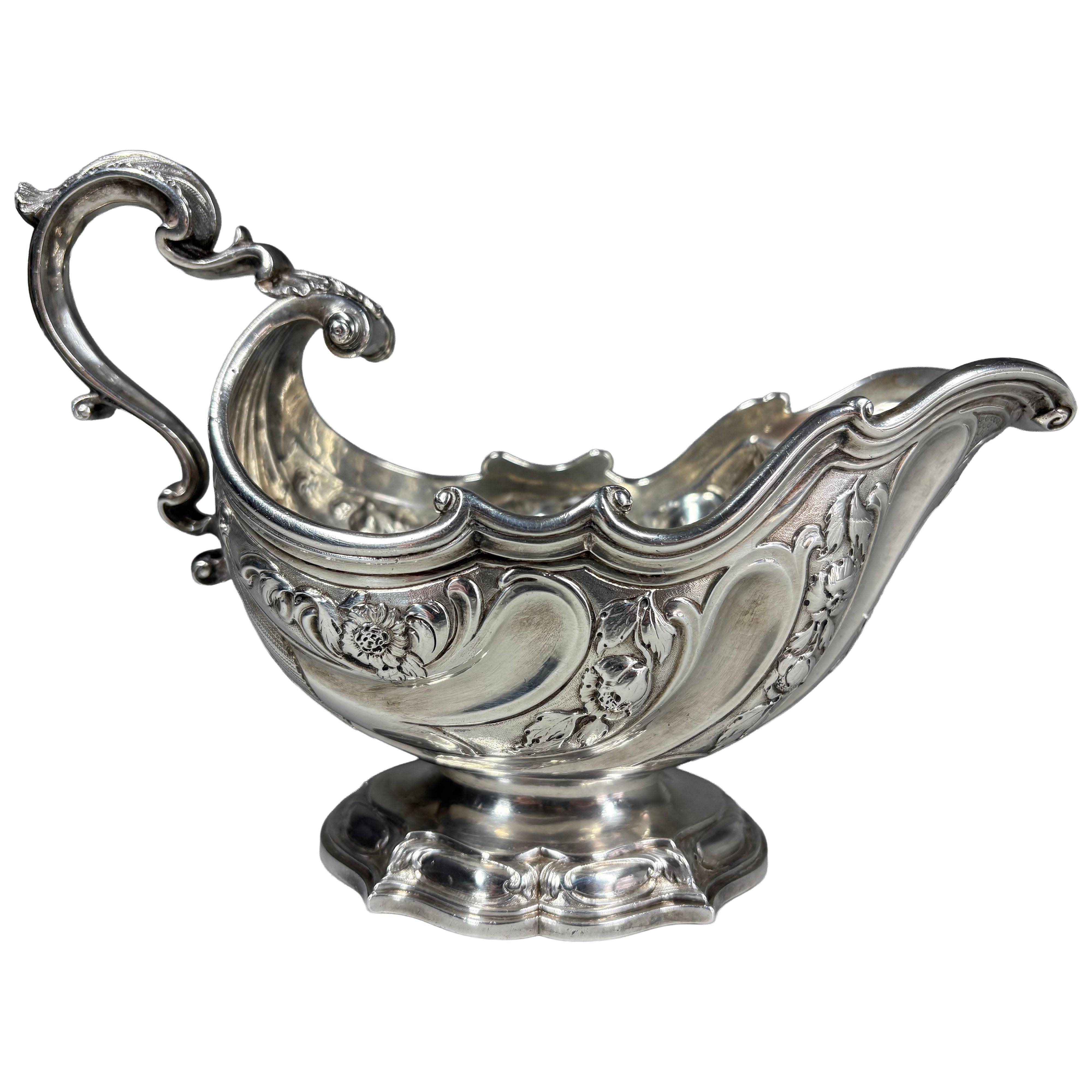 A George II silver sauce boat, James Shruder, London, 1744 in vendita