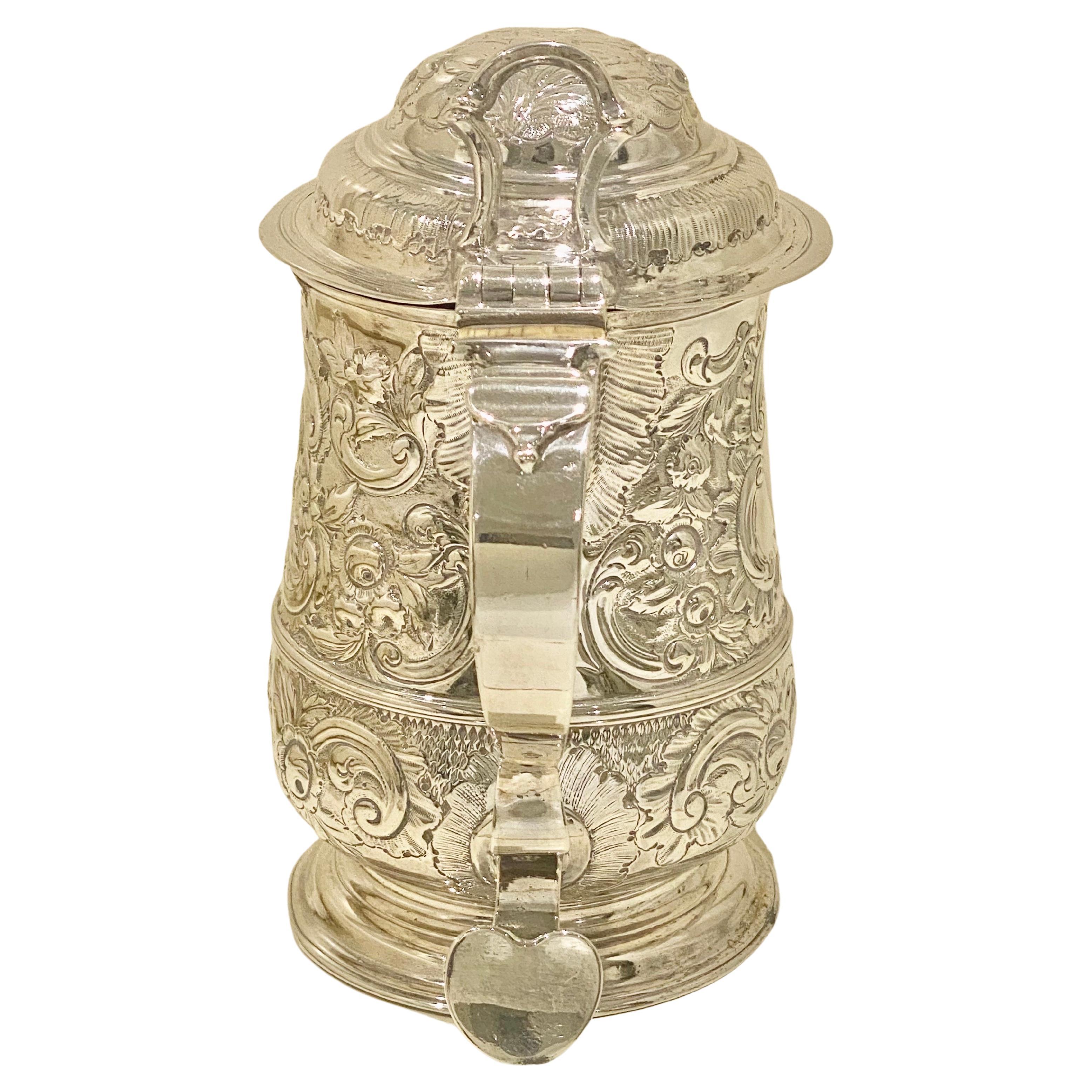 Boccale con coperchio in argento sterling di Giorgio II con beccuccio Londra 1744 in vendita 2