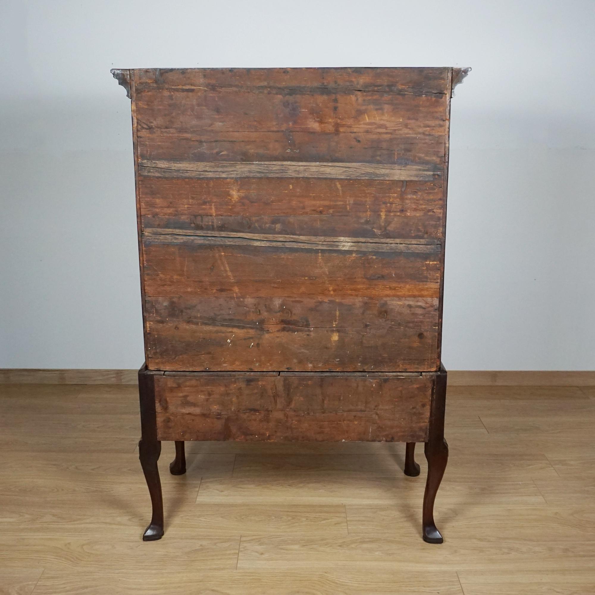 A George II Walhut Chest on Stand Circa 1730 For Sale 10