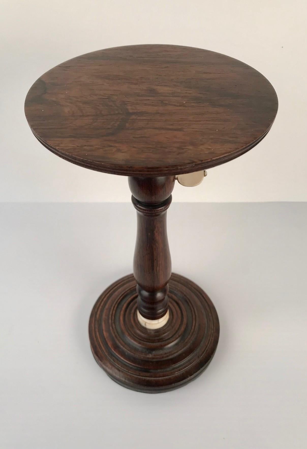 George III Boldly Figured Mahogany Candle Stand In Good Condition In Montreal, QC