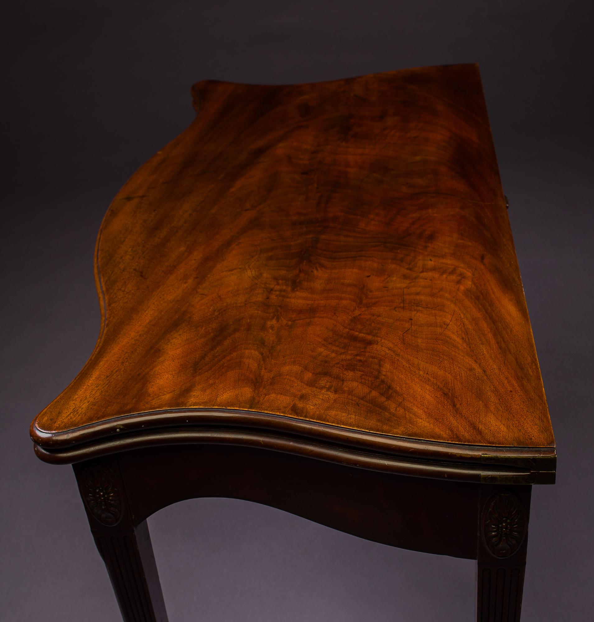 George III Chippendale Mahogany Card Table In Good Condition In Dublin, GB