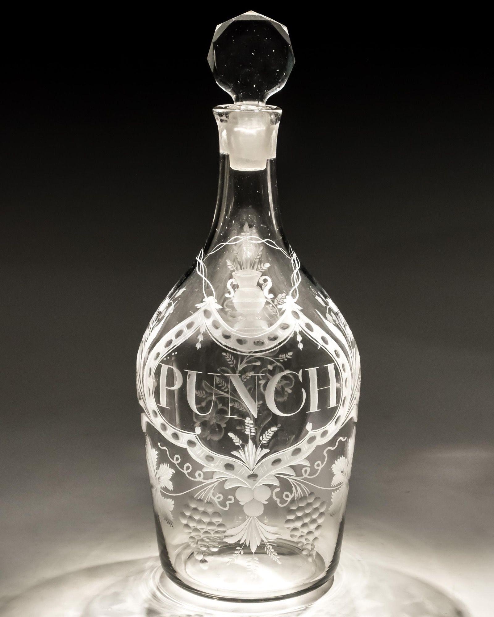 George III Cut & Engraved Glass Jeroboam Punch Decanter In Good Condition For Sale In Steyning, West sussex
