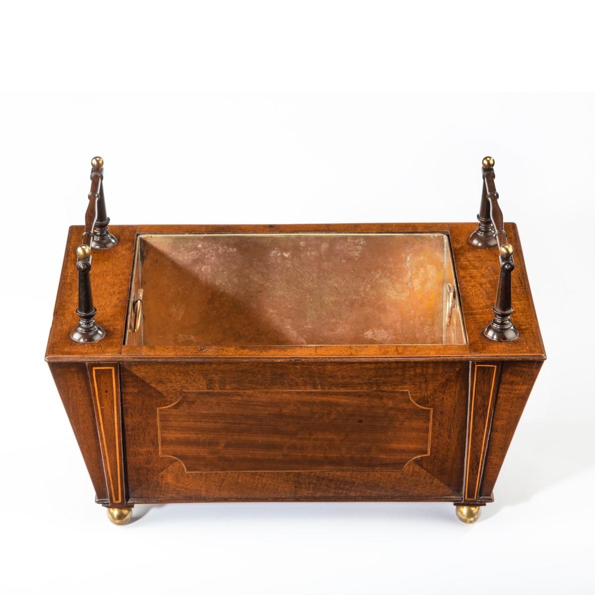 Early 19th Century George III Fiddleback Mahogany Table Jardinière For Sale