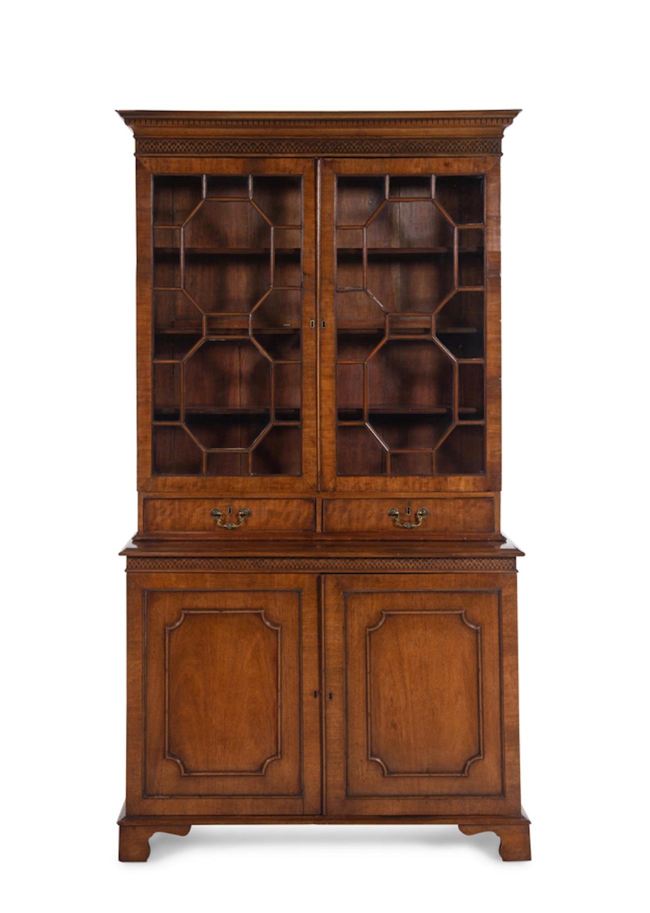 A George III Mahogany Bookcase,  Great For Display And Storage.  Nice Patina. In Excellent Condition In Buchanan, MI