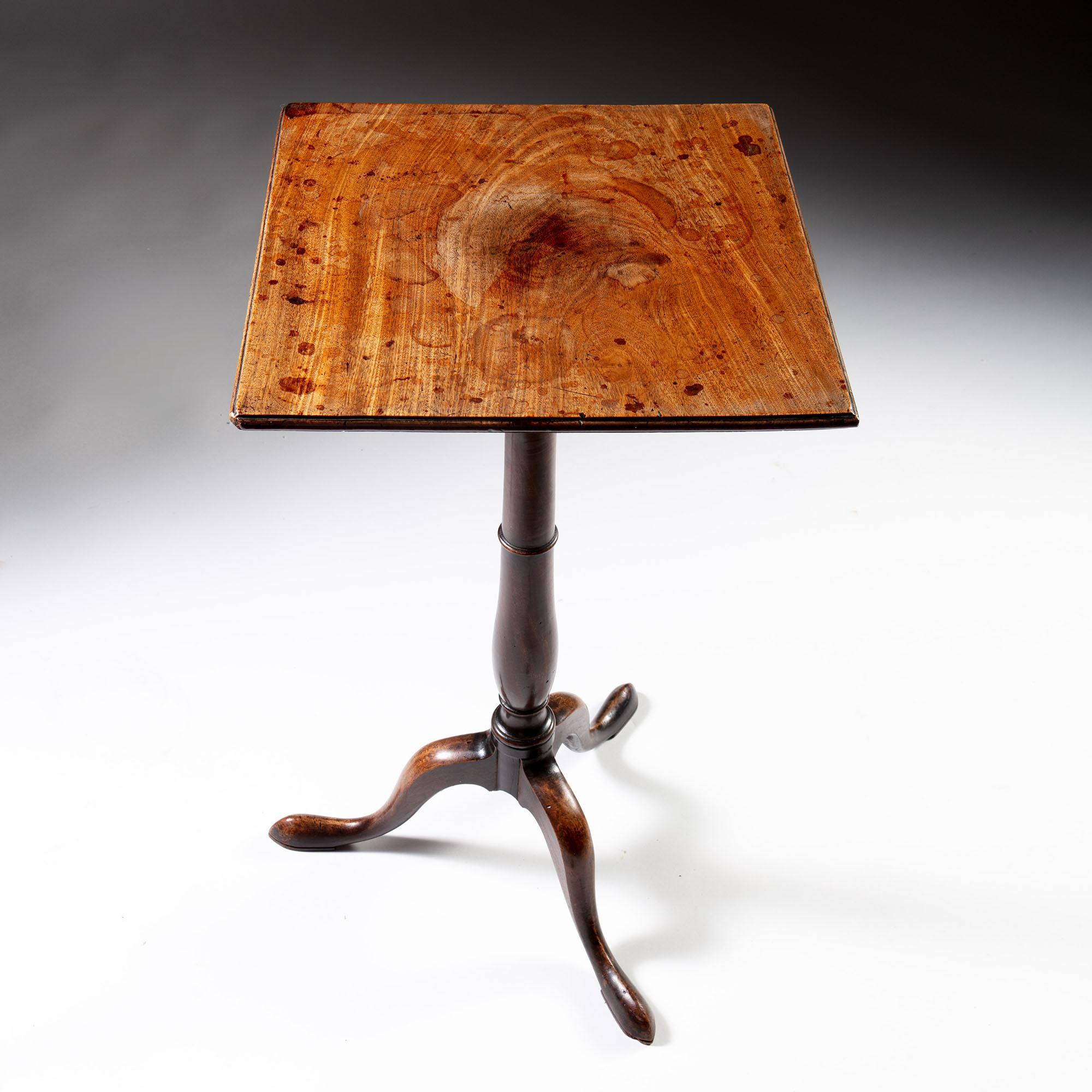 George III Mahogany Brown Wood Tripod Occasional Table In Good Condition In London, GB