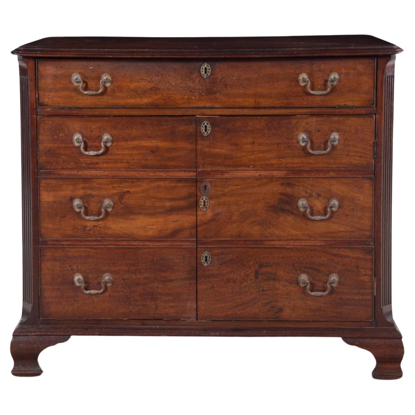 Cassettiera in mogano di Giorgio III convertita in armadio, circa 1780