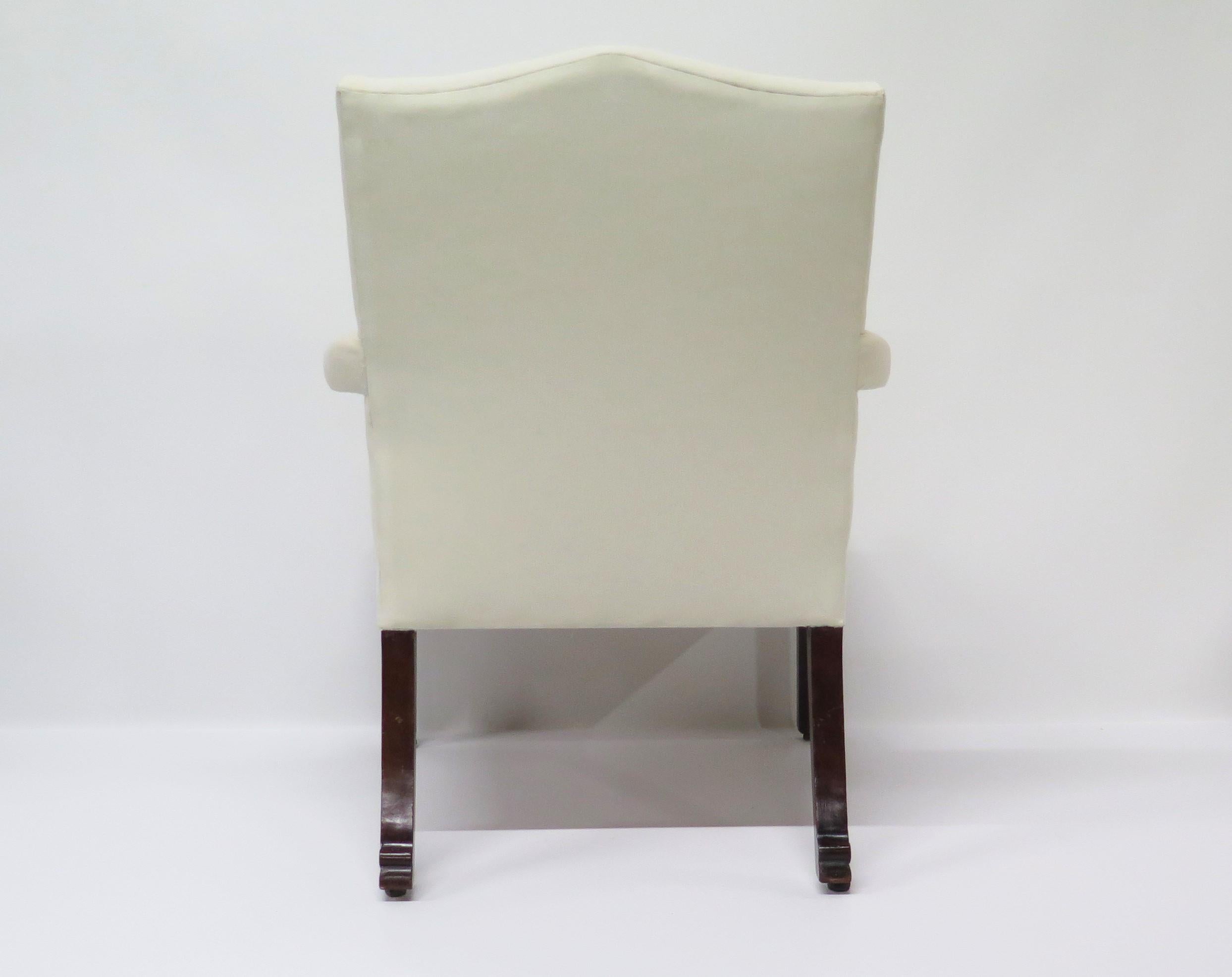 Library Chair aus Mahagoni im George-III-Stil (Handgeschnitzt) im Angebot