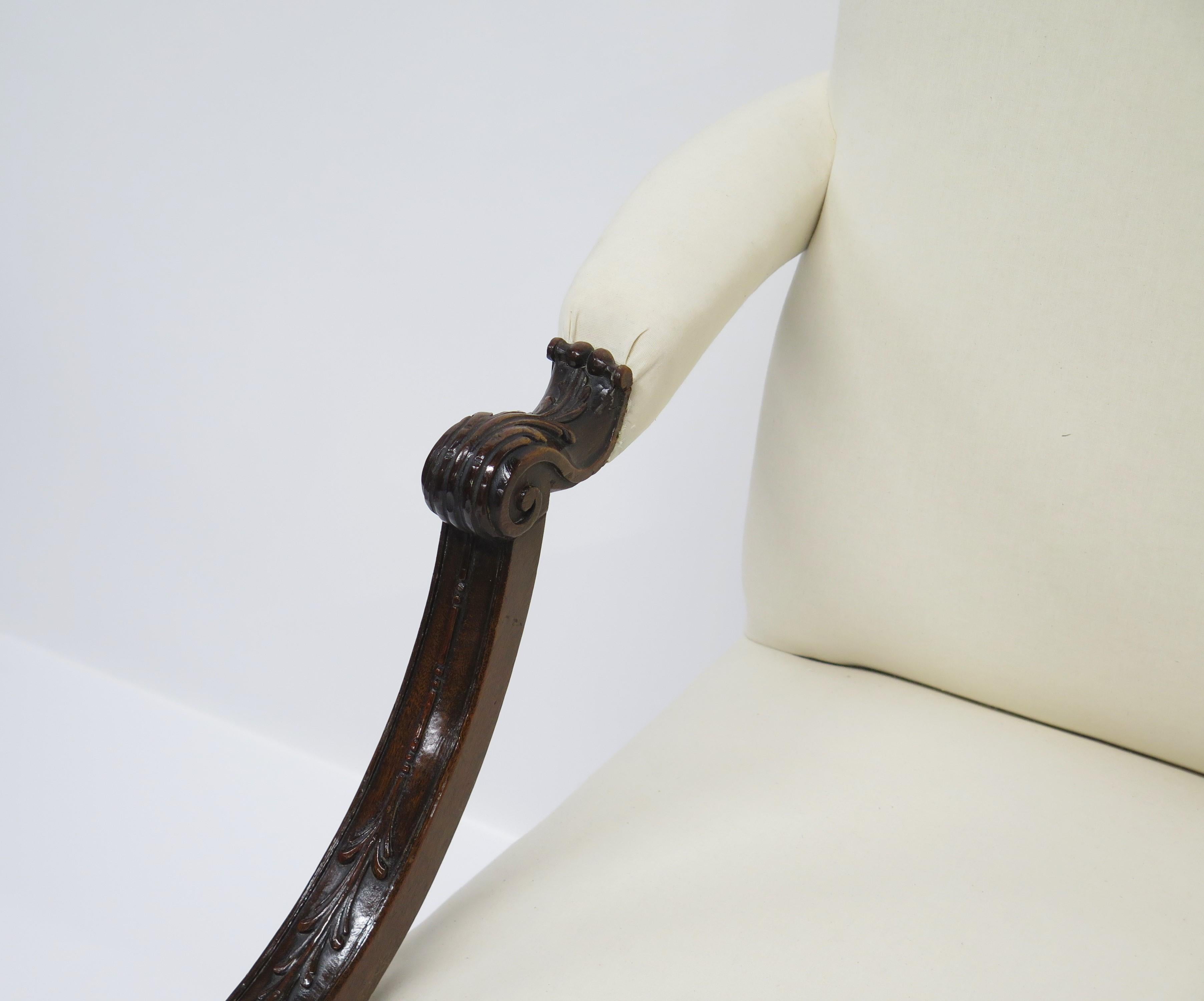 Library Chair aus Mahagoni im George-III-Stil (Musselin) im Angebot