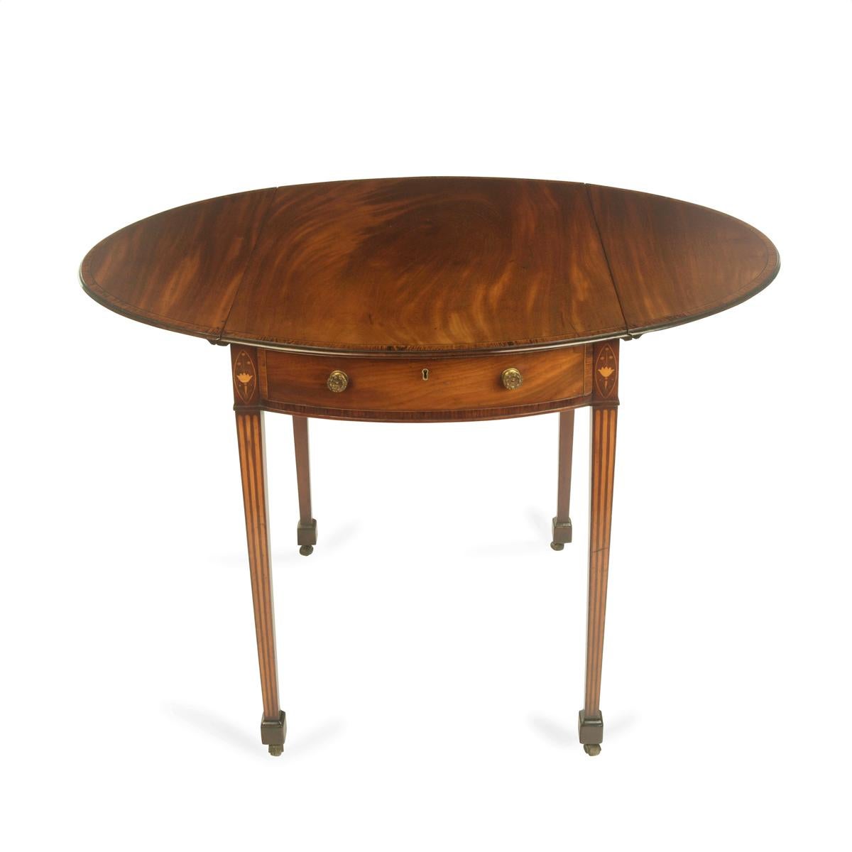 19th Century A George III mahogany Pembroke table For Sale