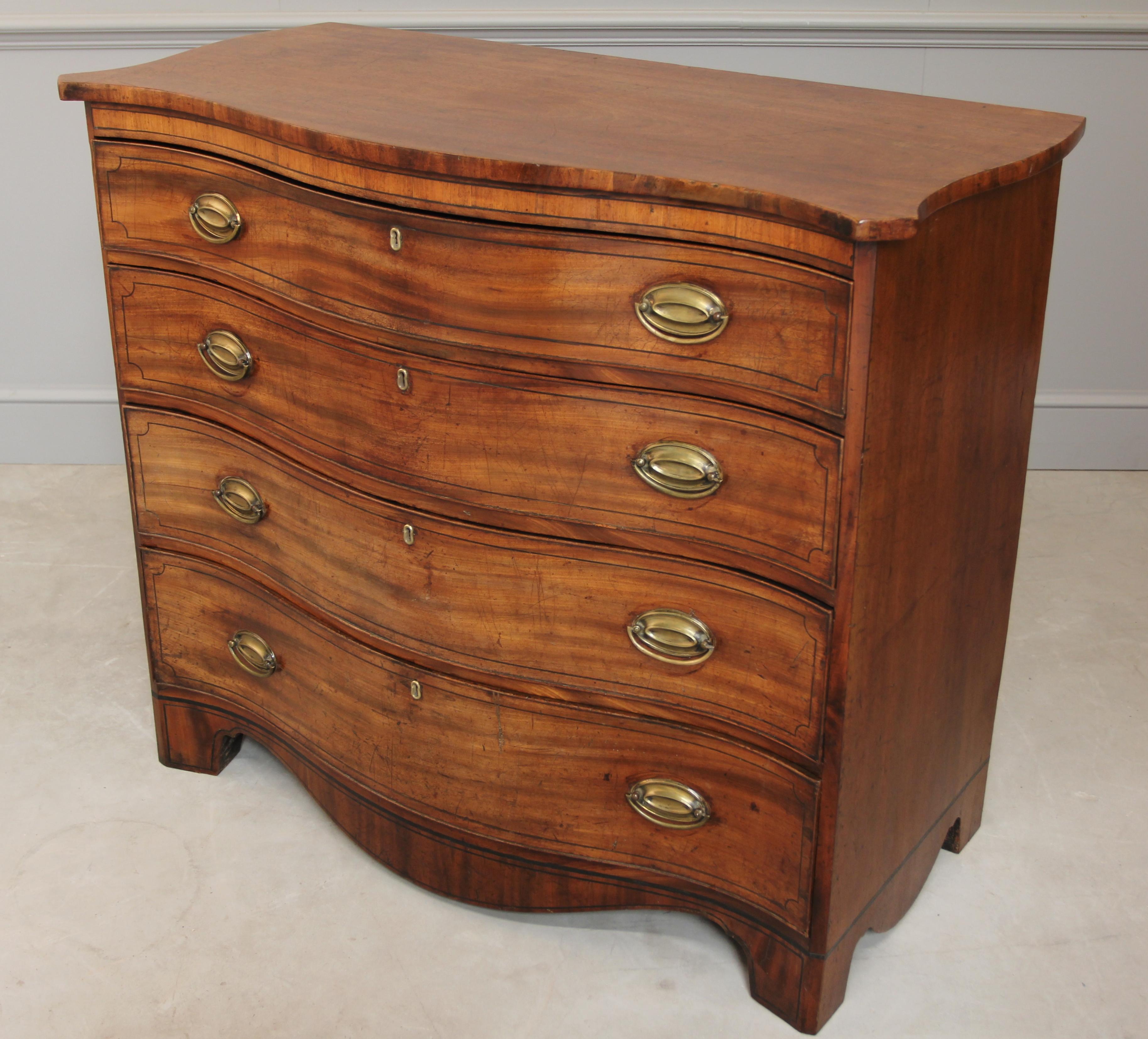 George III Mahogany Serpentine Chest of Drawers For Sale 6