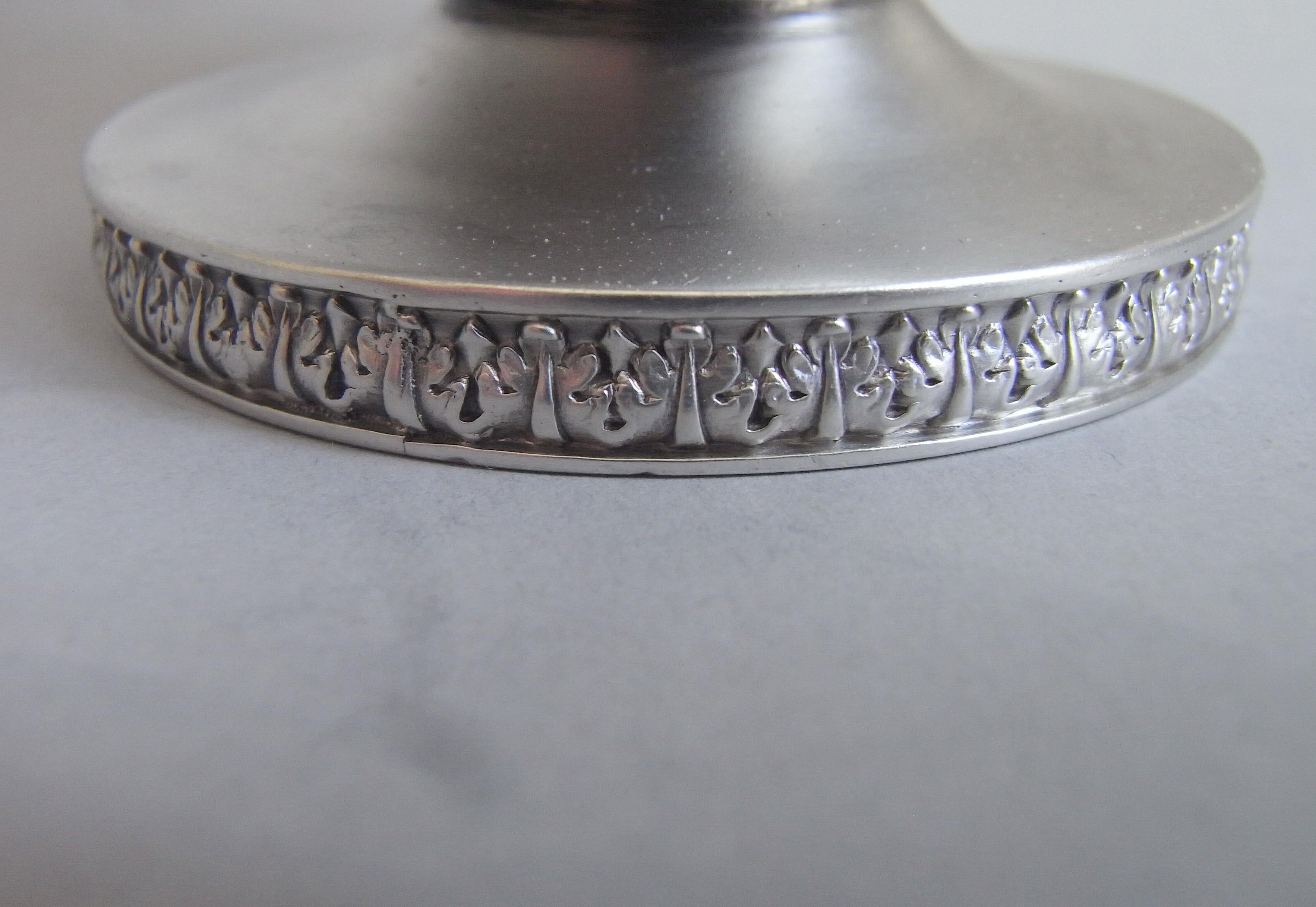 Sterling Silver George III Mug Made in London in 1813 by Emes & Barnard For Sale
