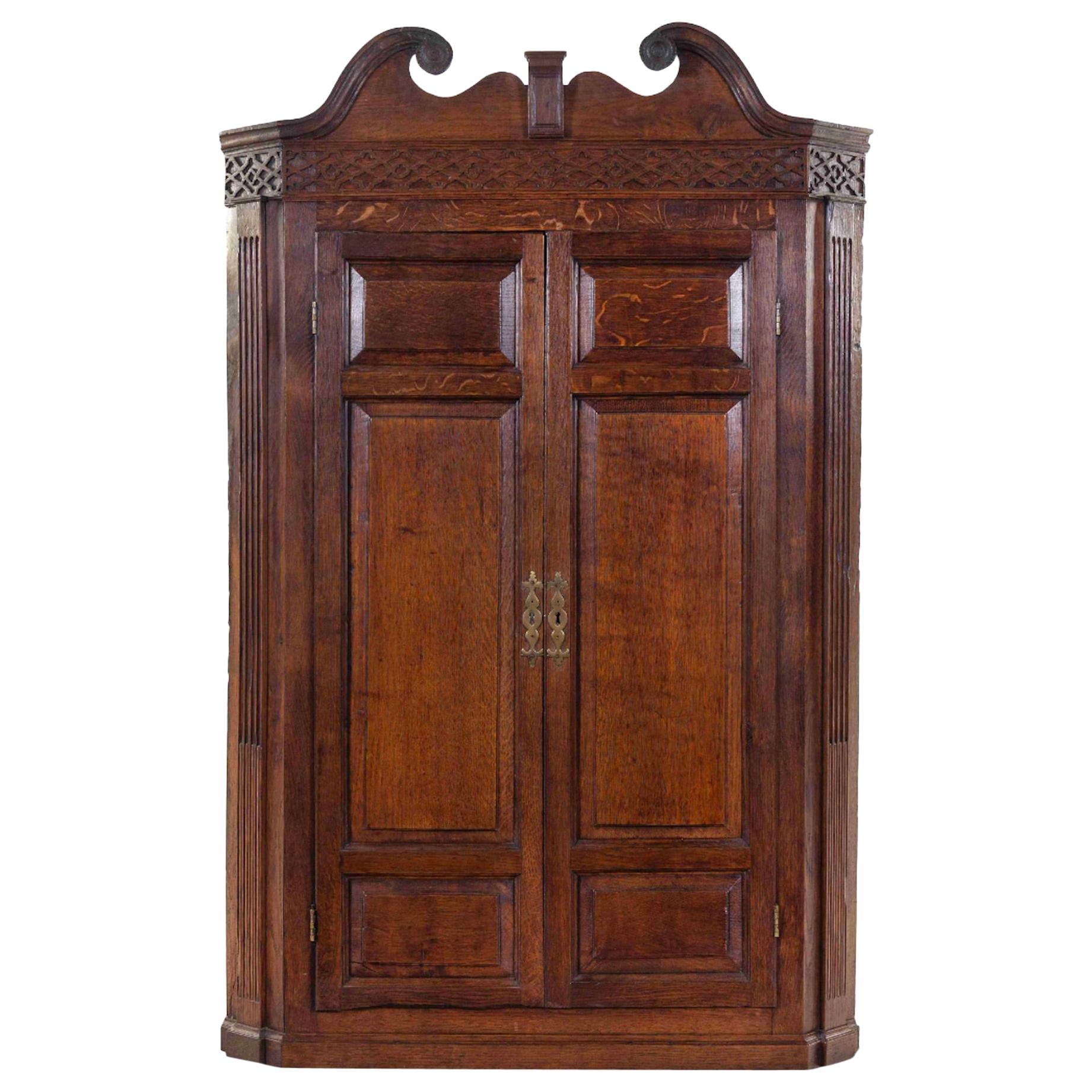 George III Oak Hanging Corner Cabinet, Great Scale, Color and Proportions