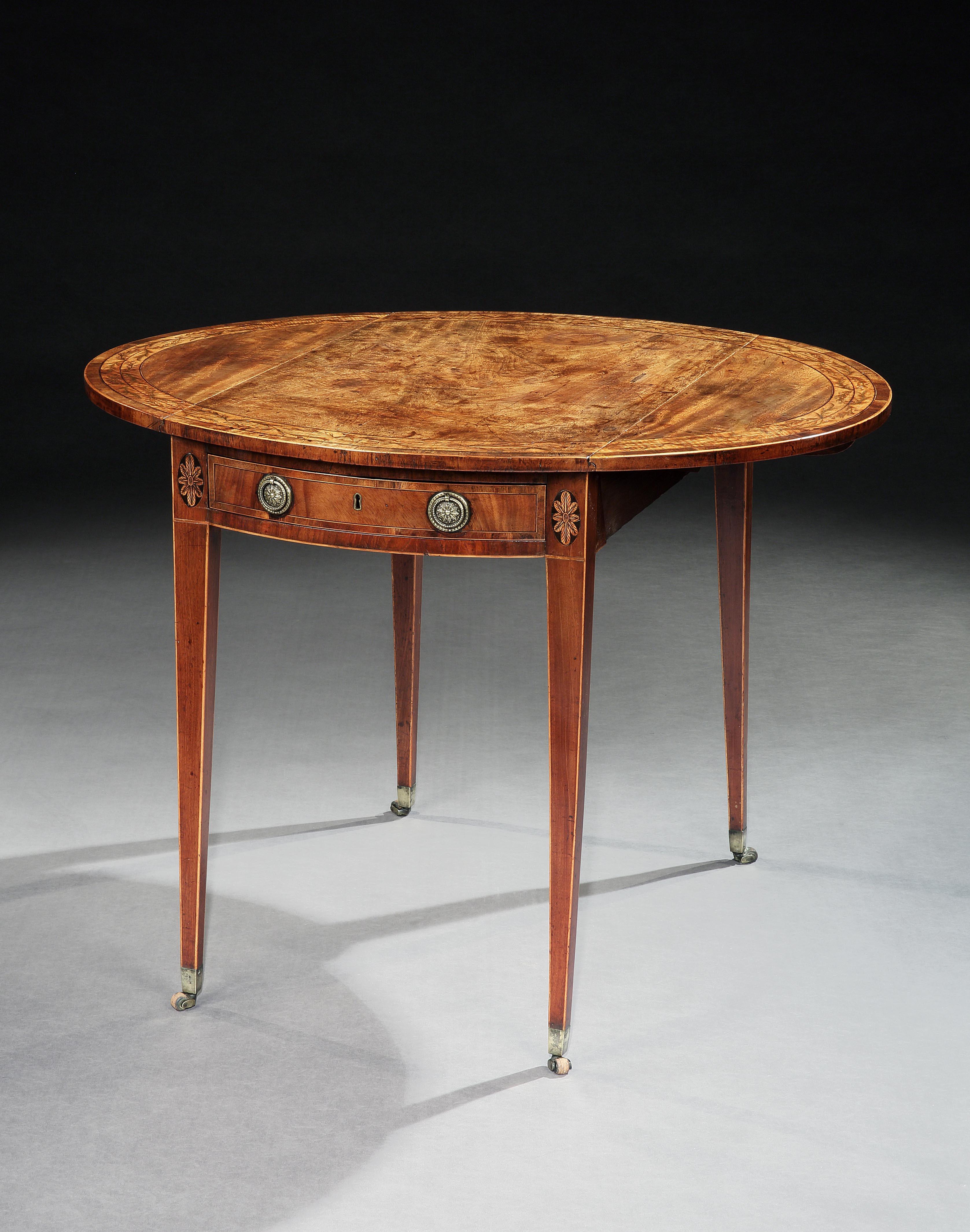 18th Century George III Oval Pembroke Table For Sale