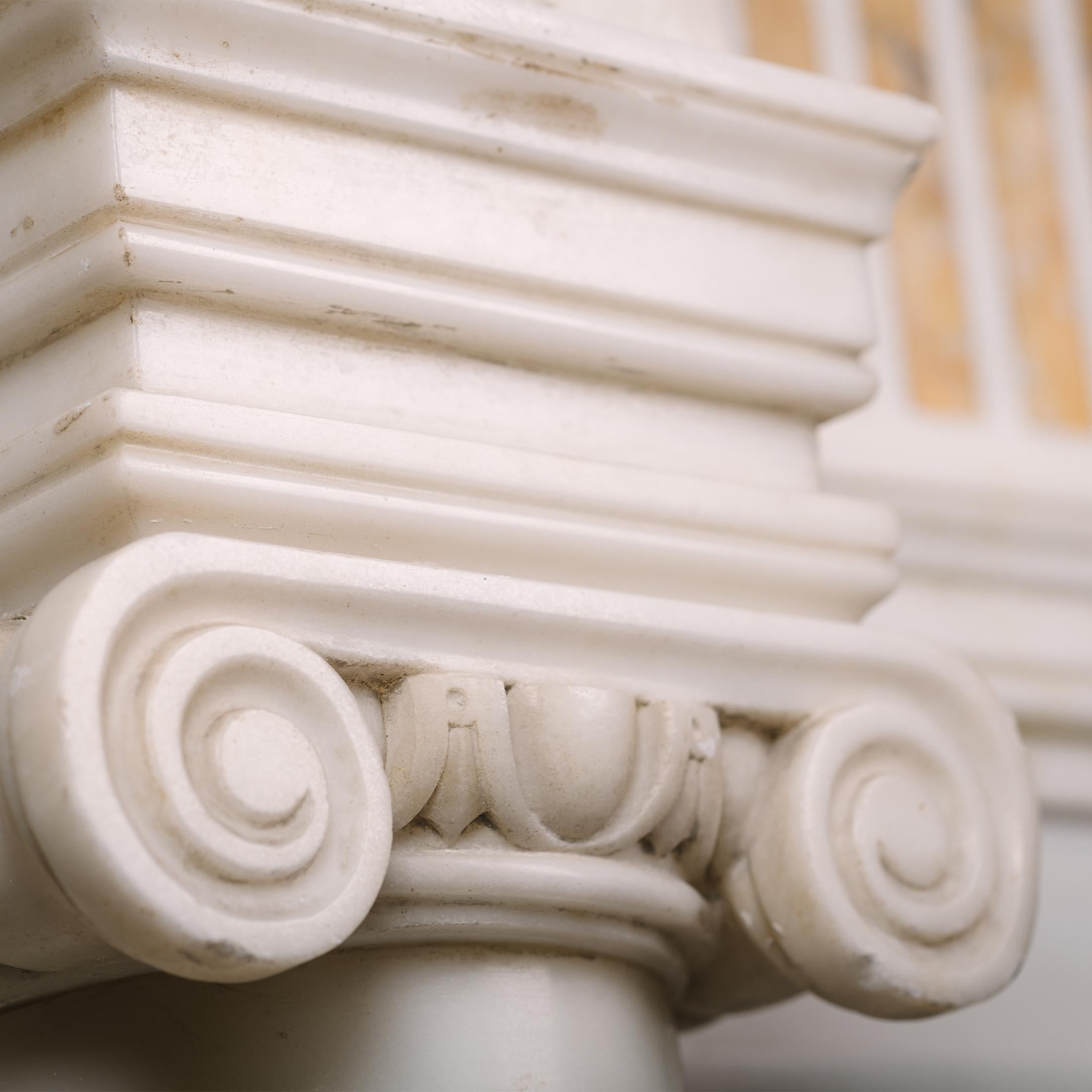 George III Period Carrara Marble and Sienna Marble Chimney Piece In Good Condition For Sale In Brighton, West Sussex