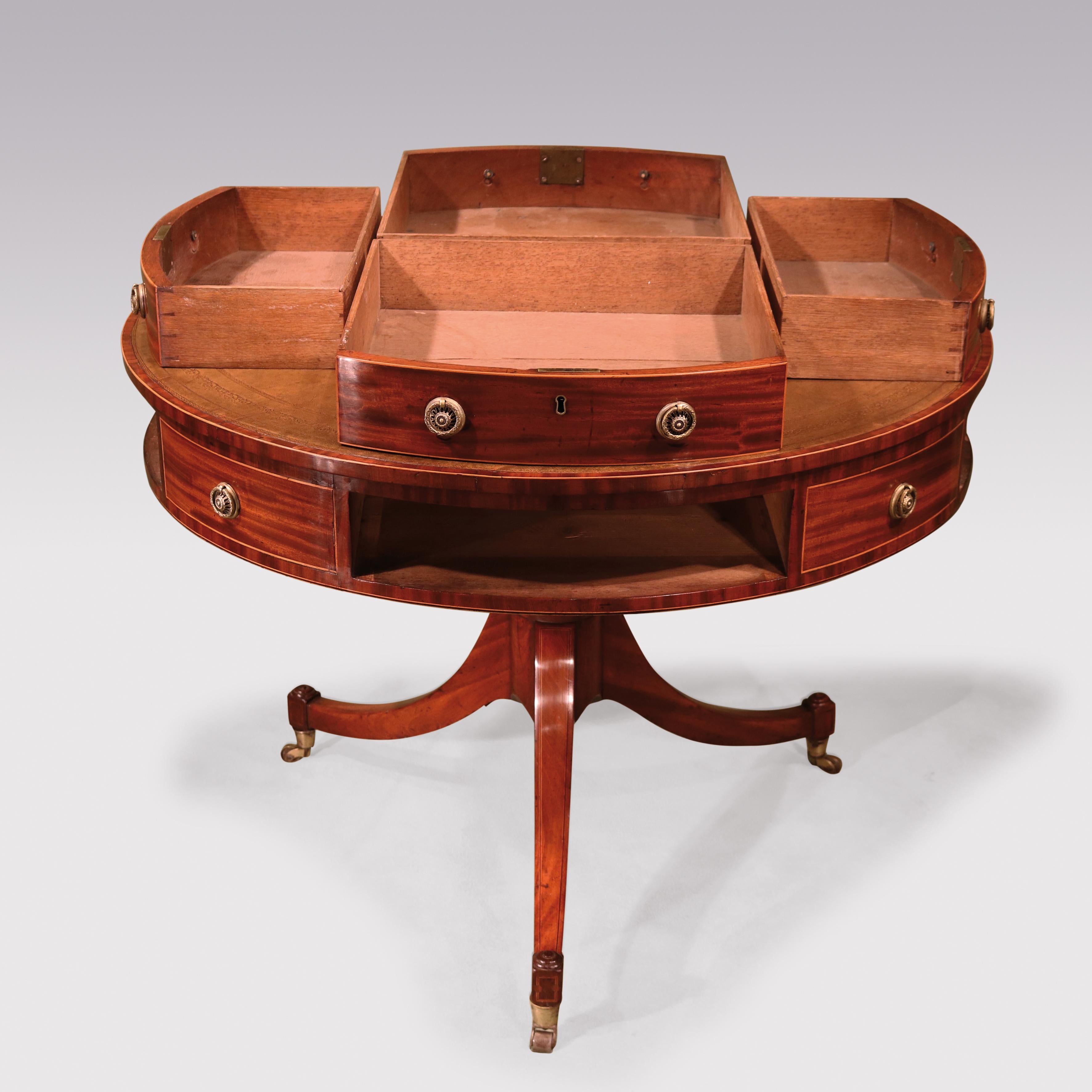 Anglais Table à tambour tournant en acajou de la période George III en vente