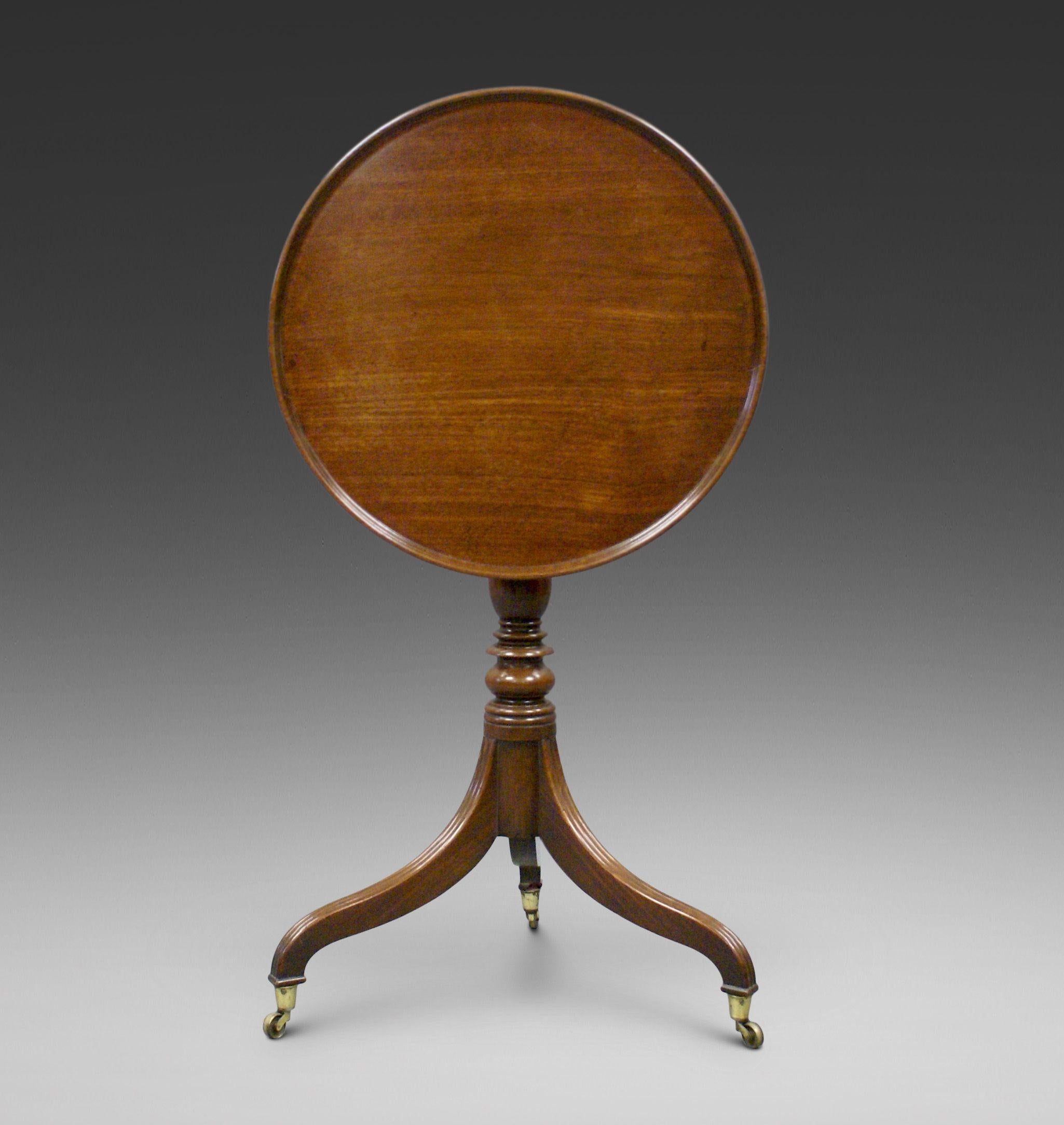 George III Period Mahogany Tray-Top Tripod Table For Sale 1