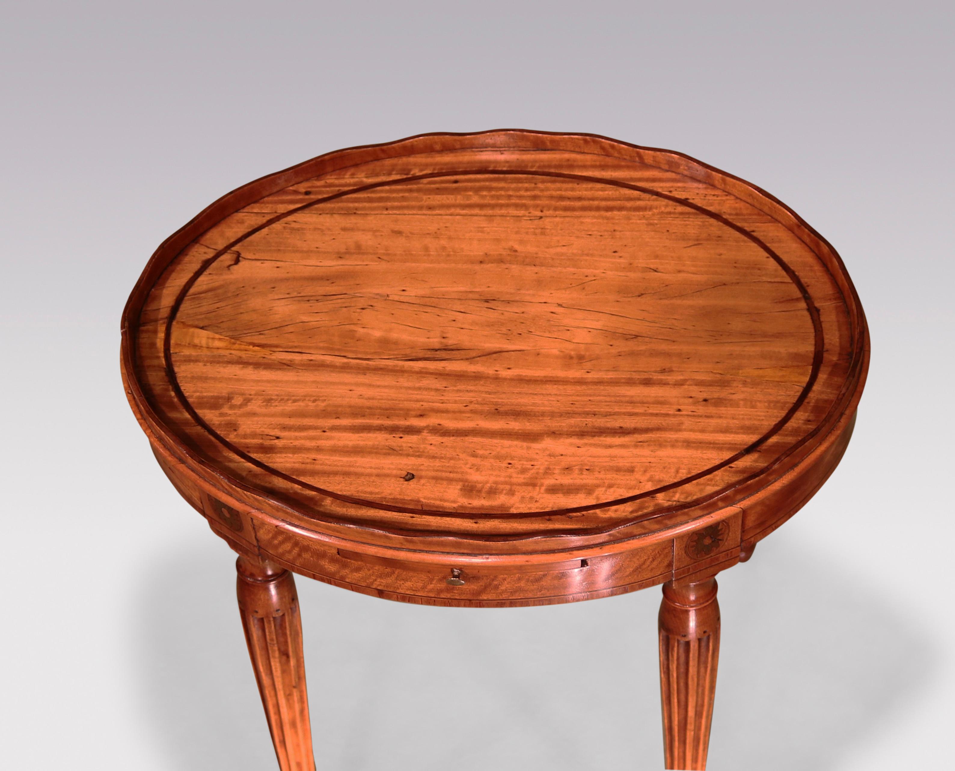 George III Period Oval Satinwood Kettlestand In Good Condition For Sale In London, GB