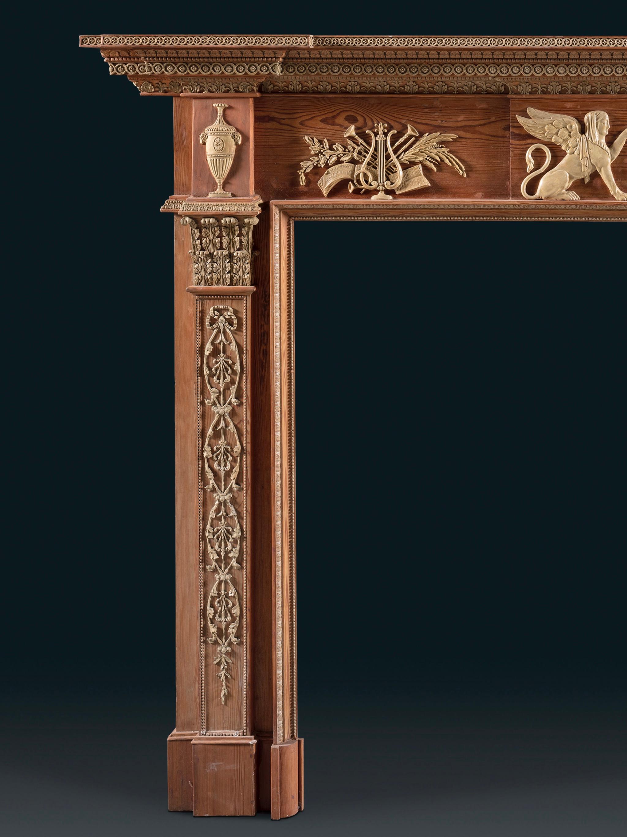 Sculpté à la main Cheminée George III en pin et gesso en vente