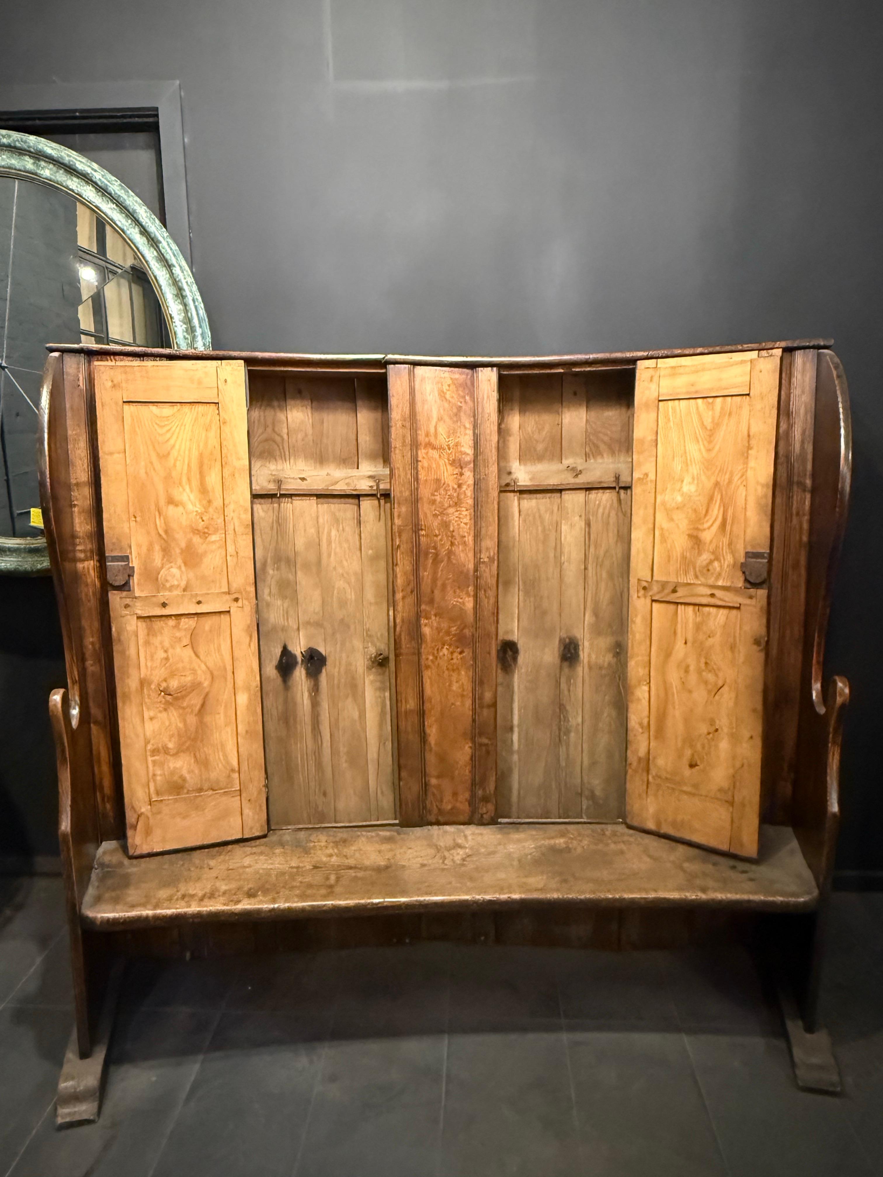 Hand-Crafted A George III Provincial Elm Bacon Settle, 18th Century For Sale