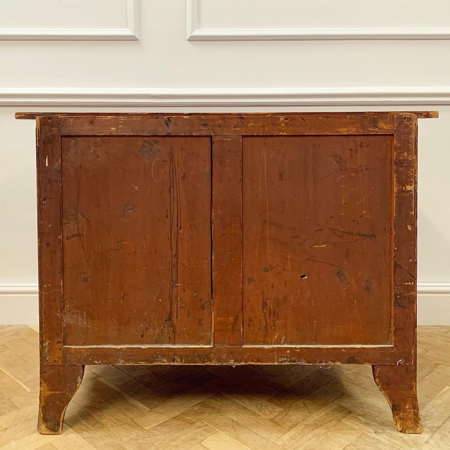British A George III Serpentine Mahogany Commode For Sale