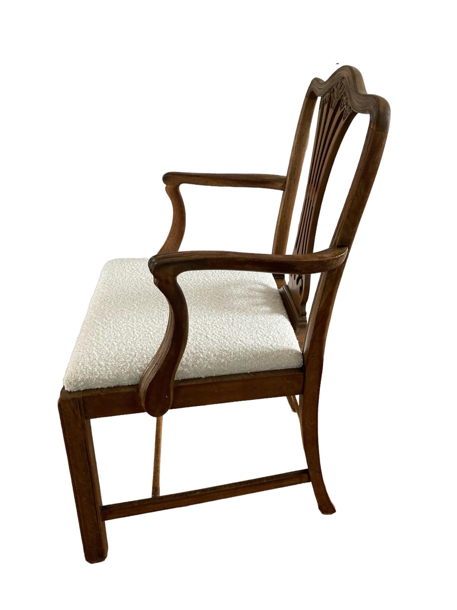 XIXe siècle Un fauteuil de style George III à la manière de Thomas Chippendale en vente