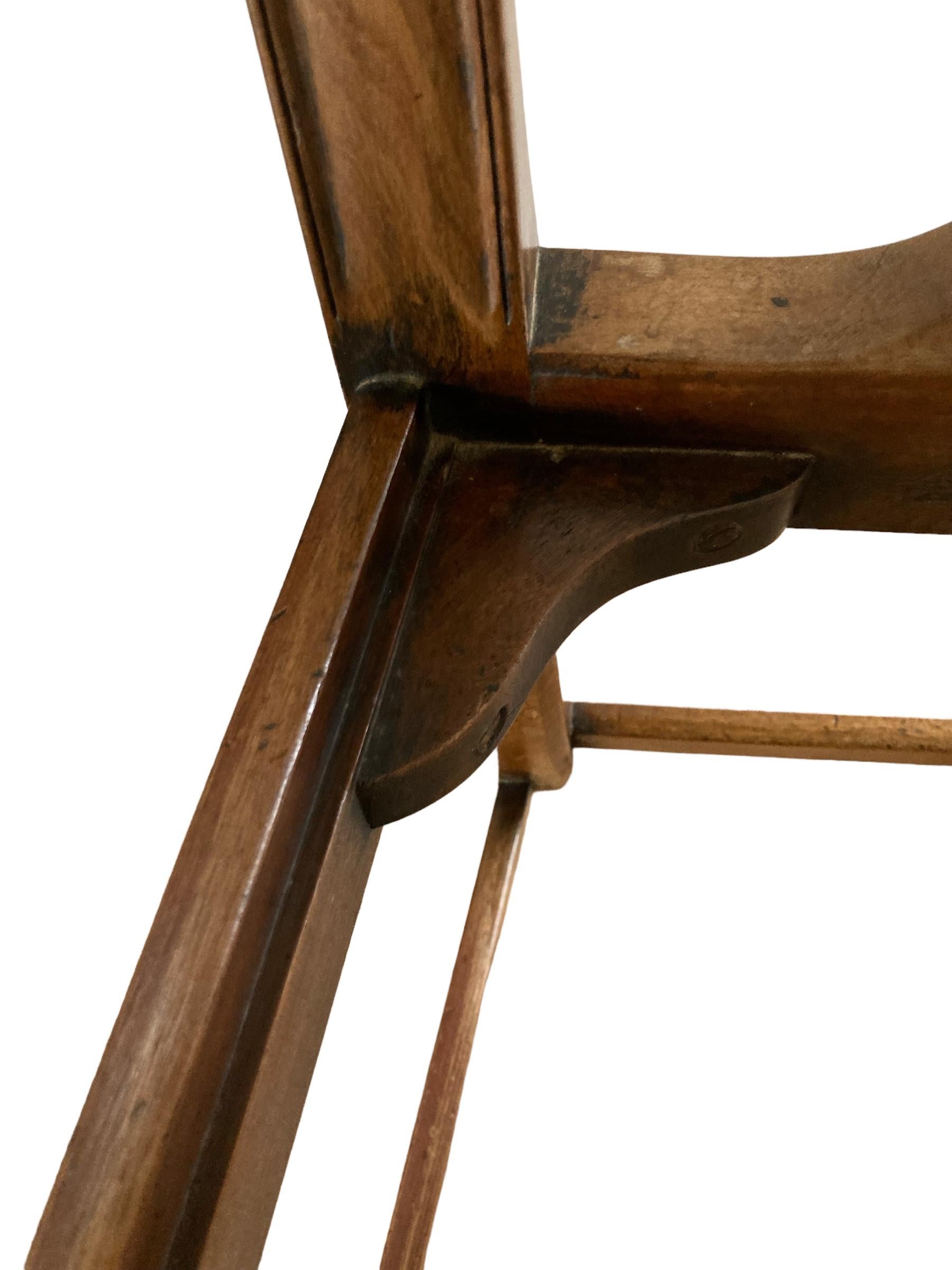 Un fauteuil de style George III à la manière de Thomas Chippendale en vente 3