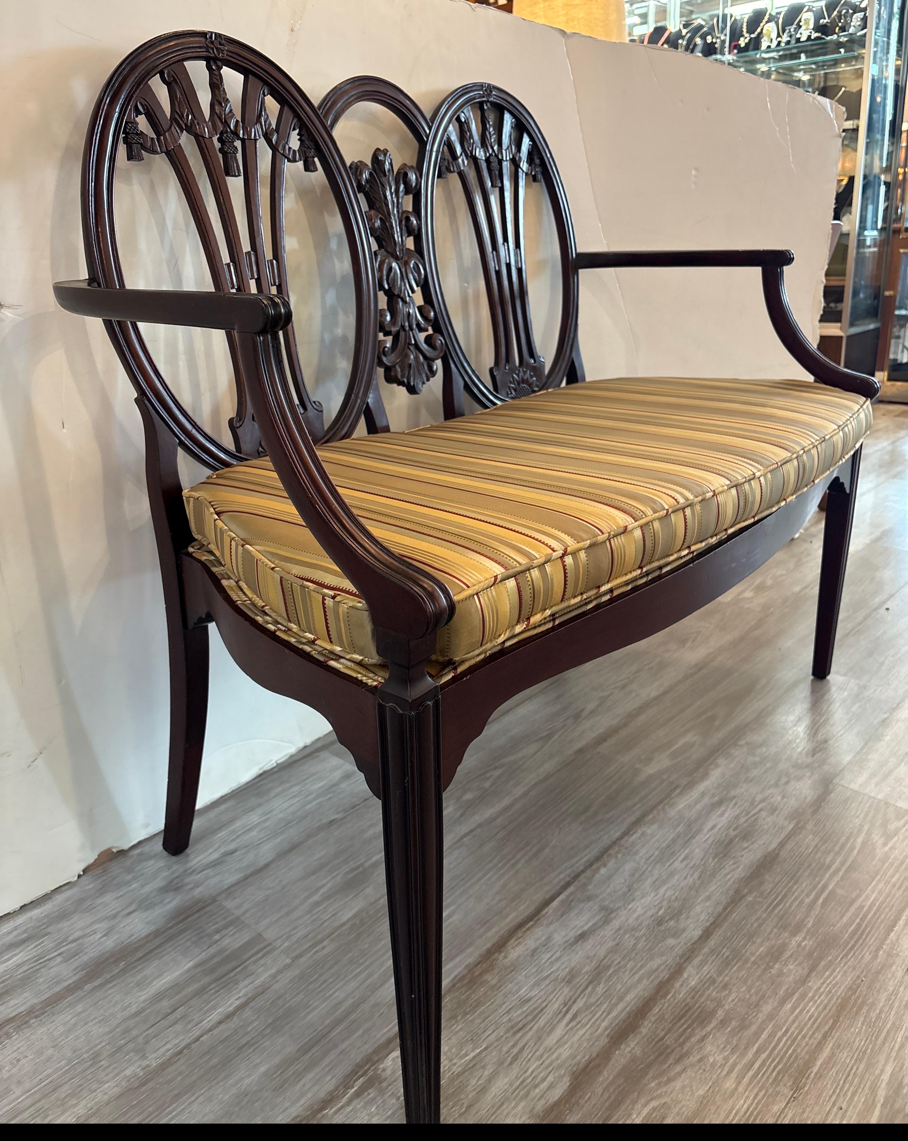 A George III Style Hand Carved Mahogany Settee, Late 19th Century For Sale 6