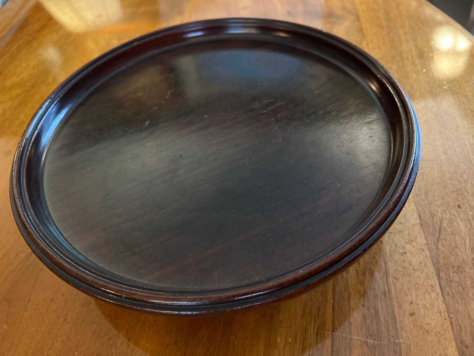 A George III Style Mahogany Wine Coaster In Good Condition For Sale In Spencertown, NY