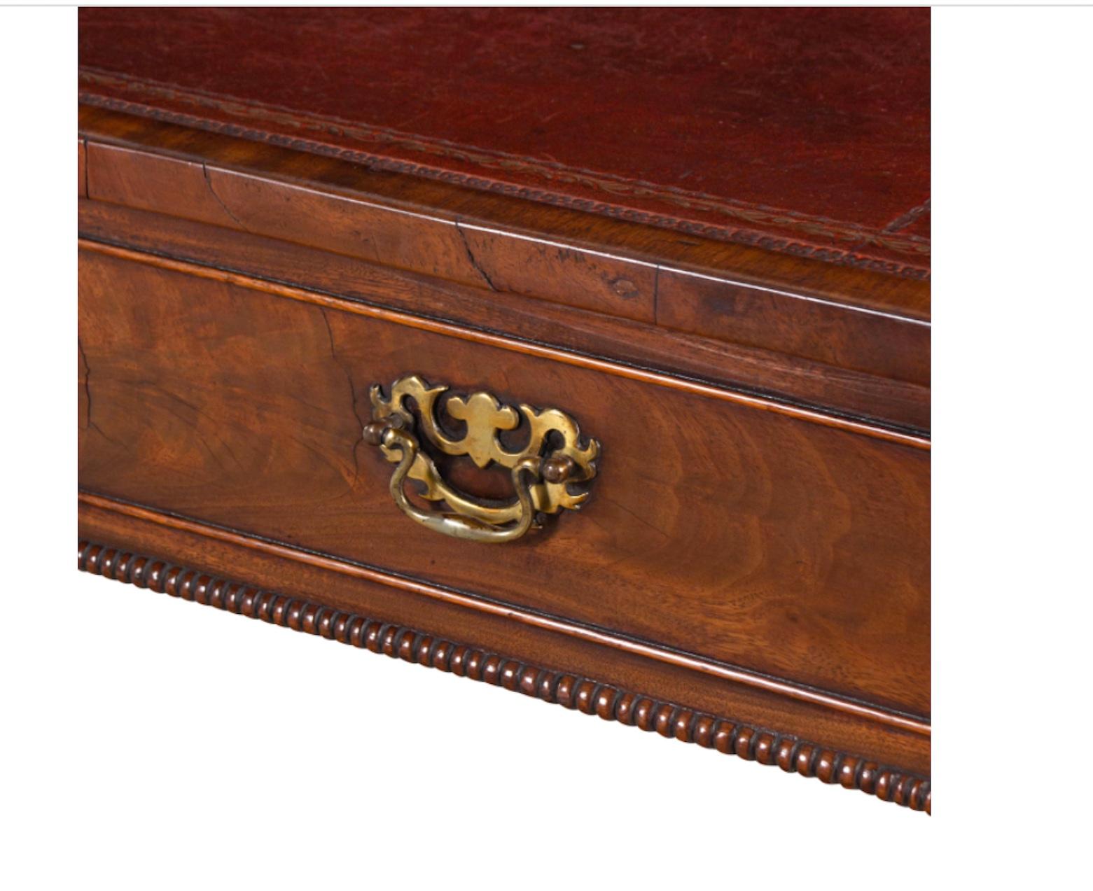 Table à écrire en acajou de style George III du 19ème siècle, superbe couleur et patine Bon état - En vente à Buchanan, MI