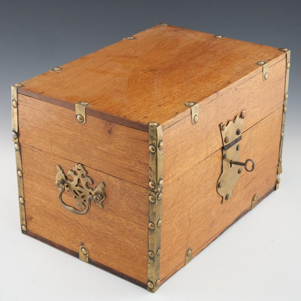 A George III Twelve Bottle Grog Box c1820 10