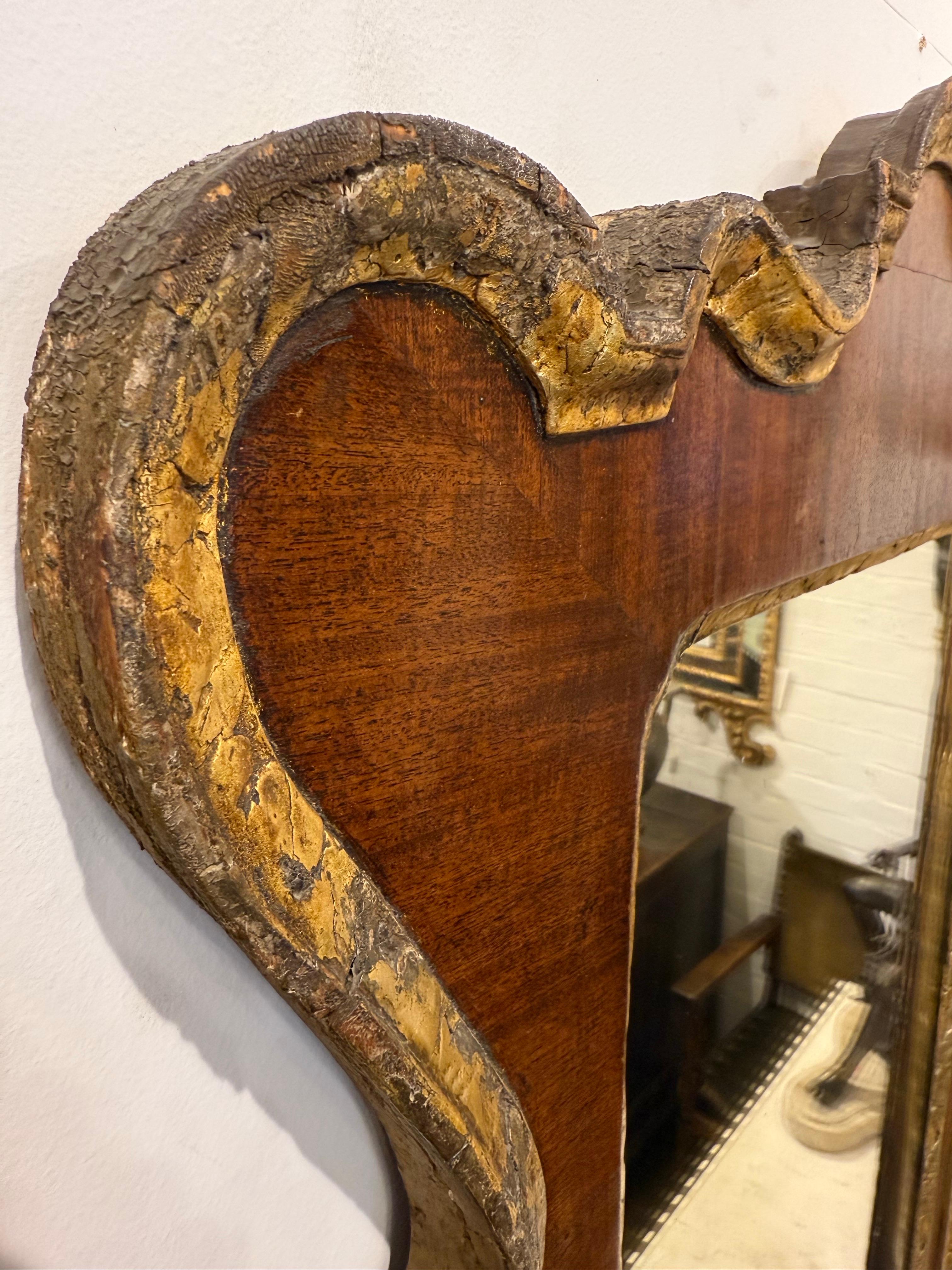 Inglese Specchio da parete in legno dorato di Giorgio III, fine del XVIII secolo in vendita