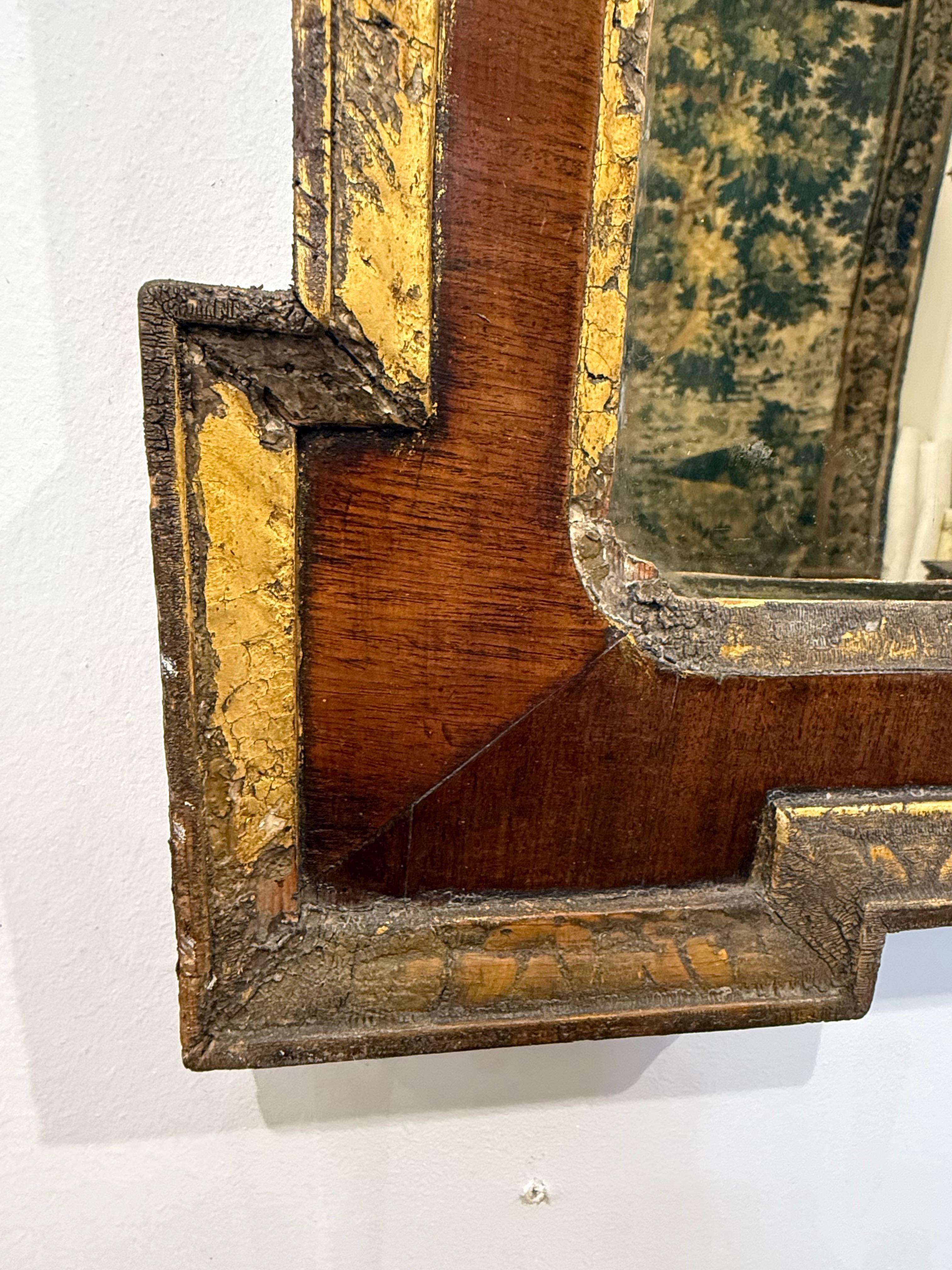 Legno Specchio da parete in legno dorato di Giorgio III, fine del XVIII secolo in vendita