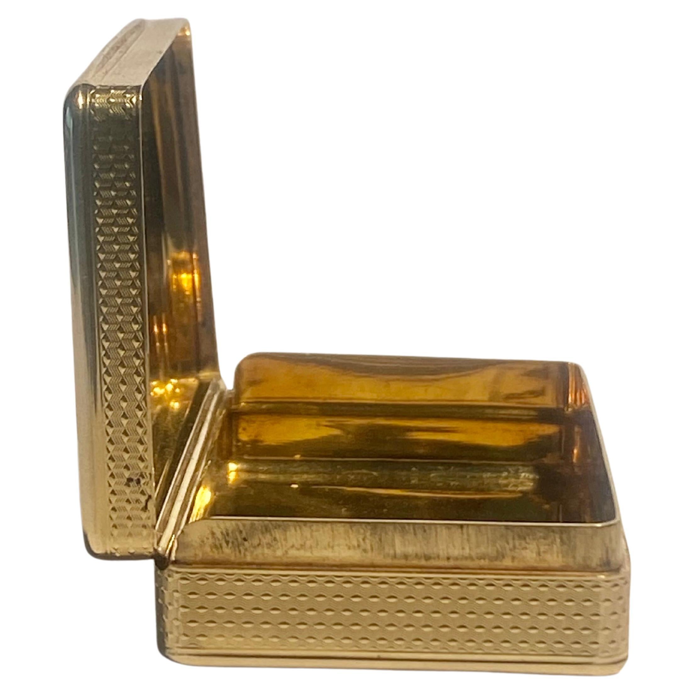 A George IV 18ct gold rectangular snuff box by John Linnet, London Circa 1821 1