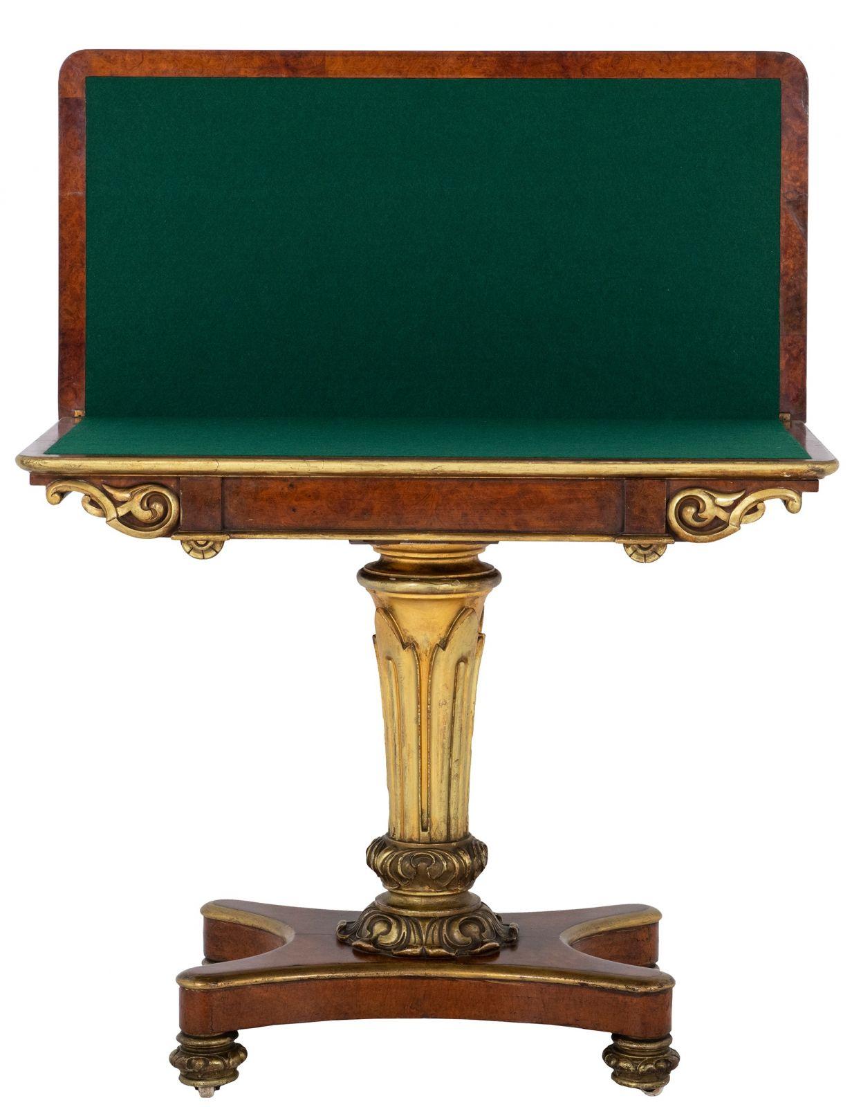 Anglais Table à cartes George IV en amboyna et bois doré attribuée à Morel et Seddon en vente