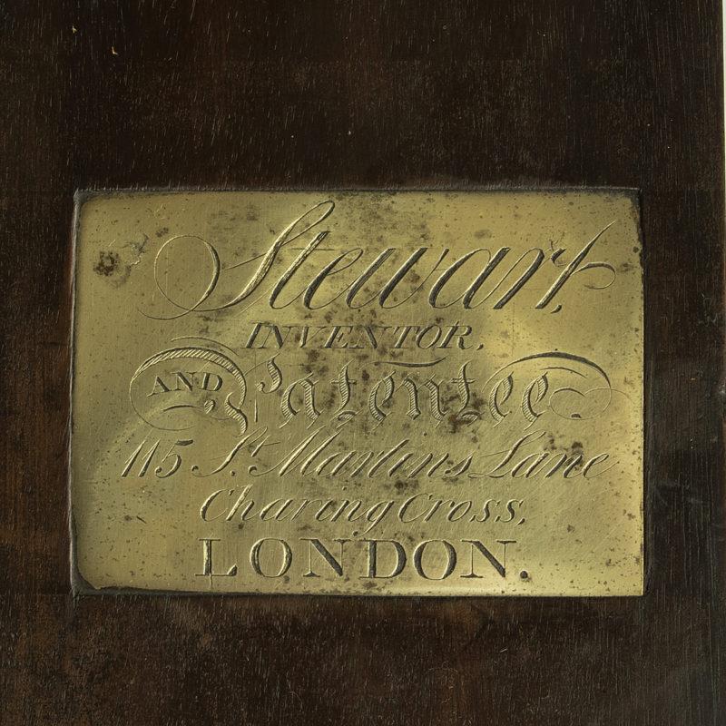 Table de salle à manger de campagne de George IV par Charles Stewart avec cinq feuilles supplémentaires en vente 8