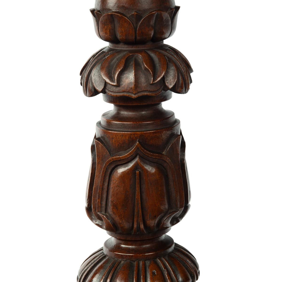 XIXe siècle Table d'appoint tripode en chêne très figuré de George IV, attribuée à Oak Oak en vente