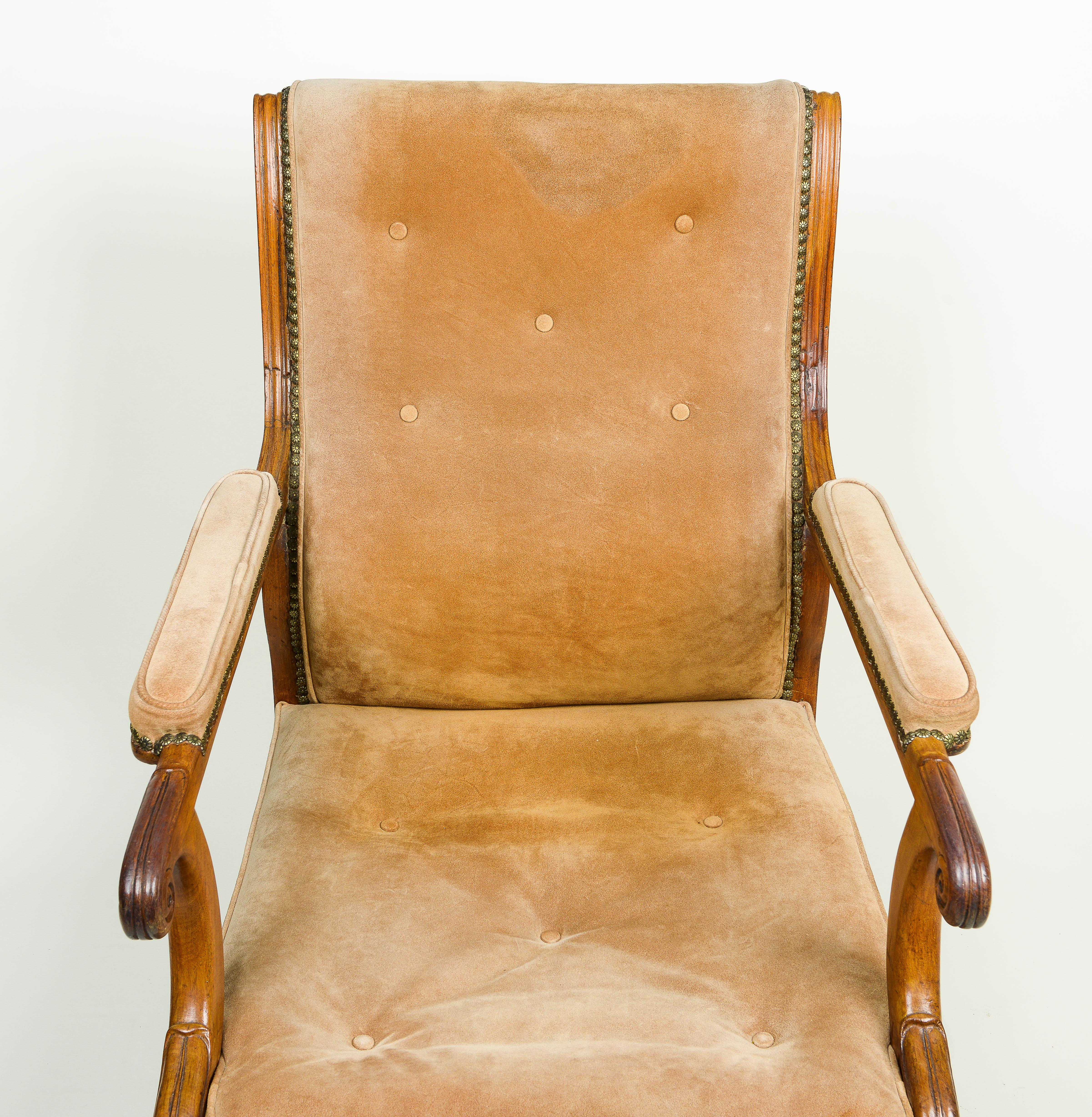 A George IV Walnut and Suede Library Armchair For Sale 2