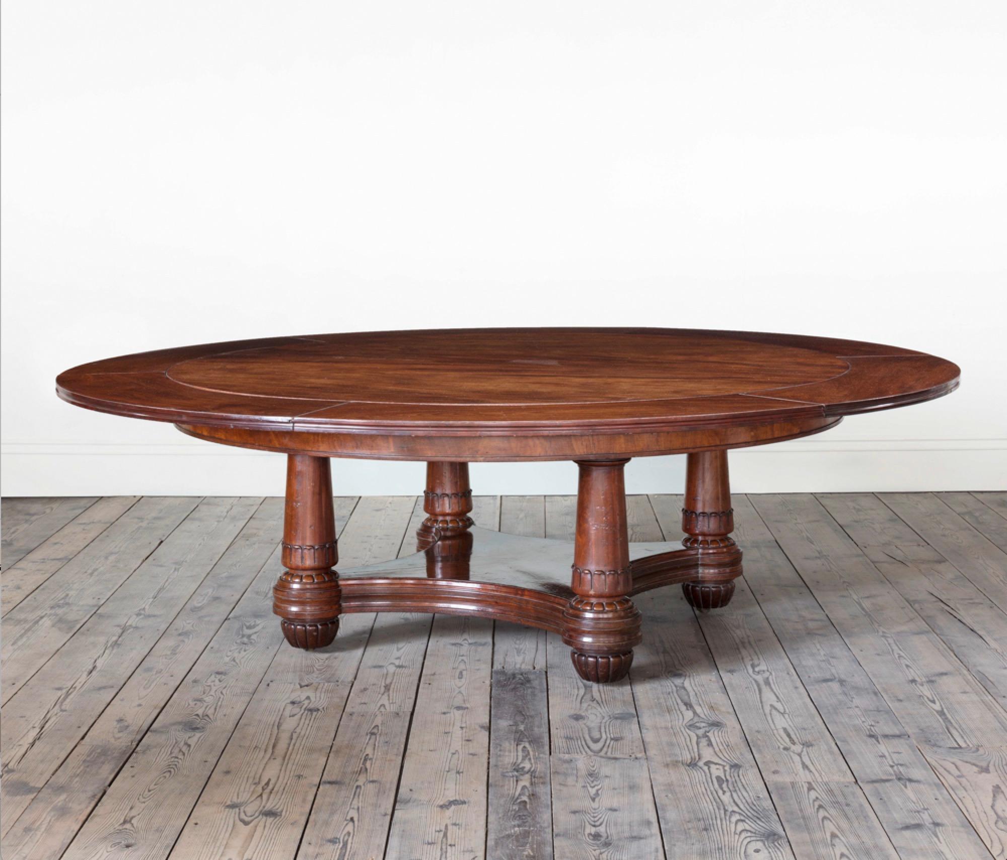 Anglais Table de salle à manger circulaire George IV en acajou bien figuré, à la manière de Jupe en vente