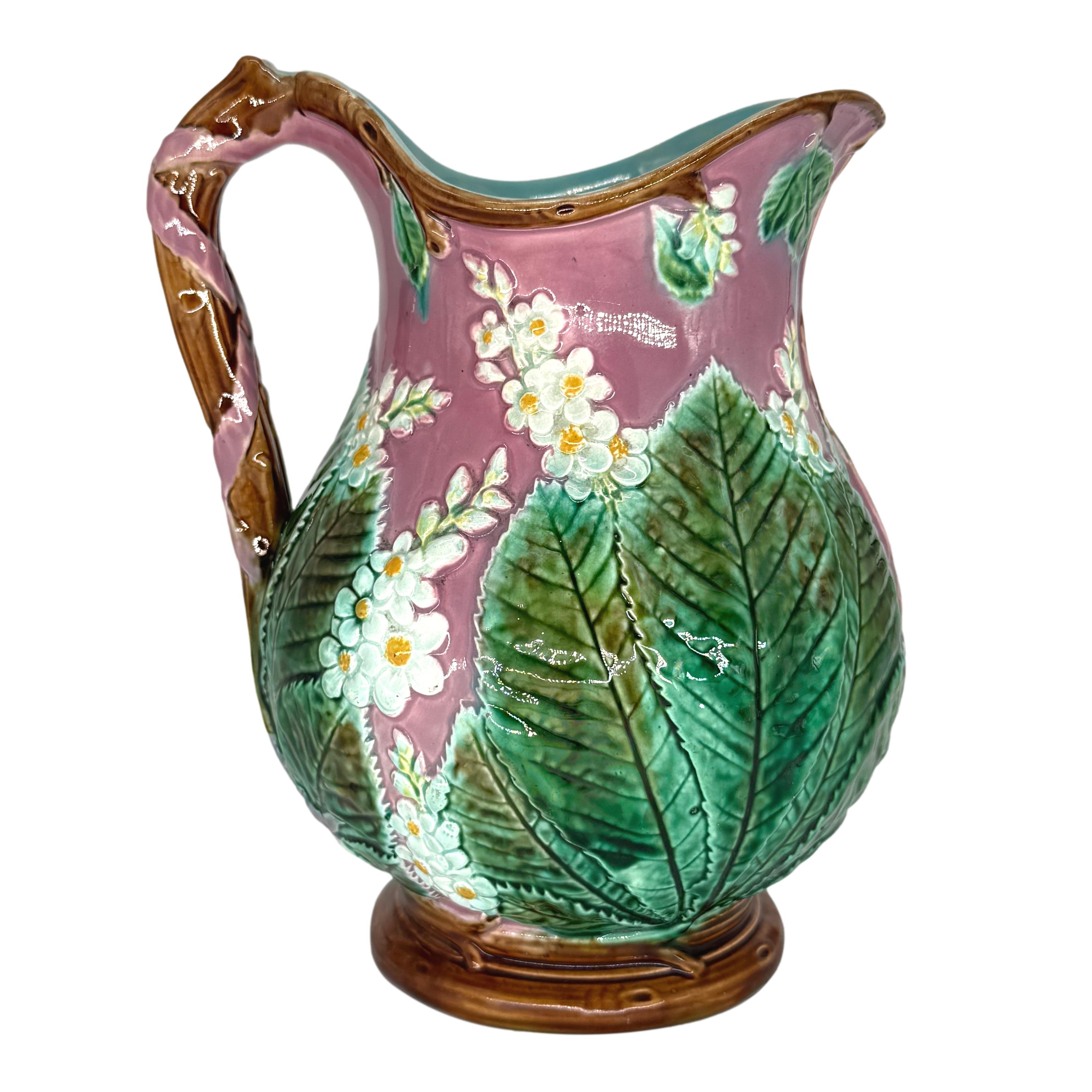 Jarra de castaño de mayólica de George Jones, hojas y flores, inglesa, ca. 1869 Victoriano en venta