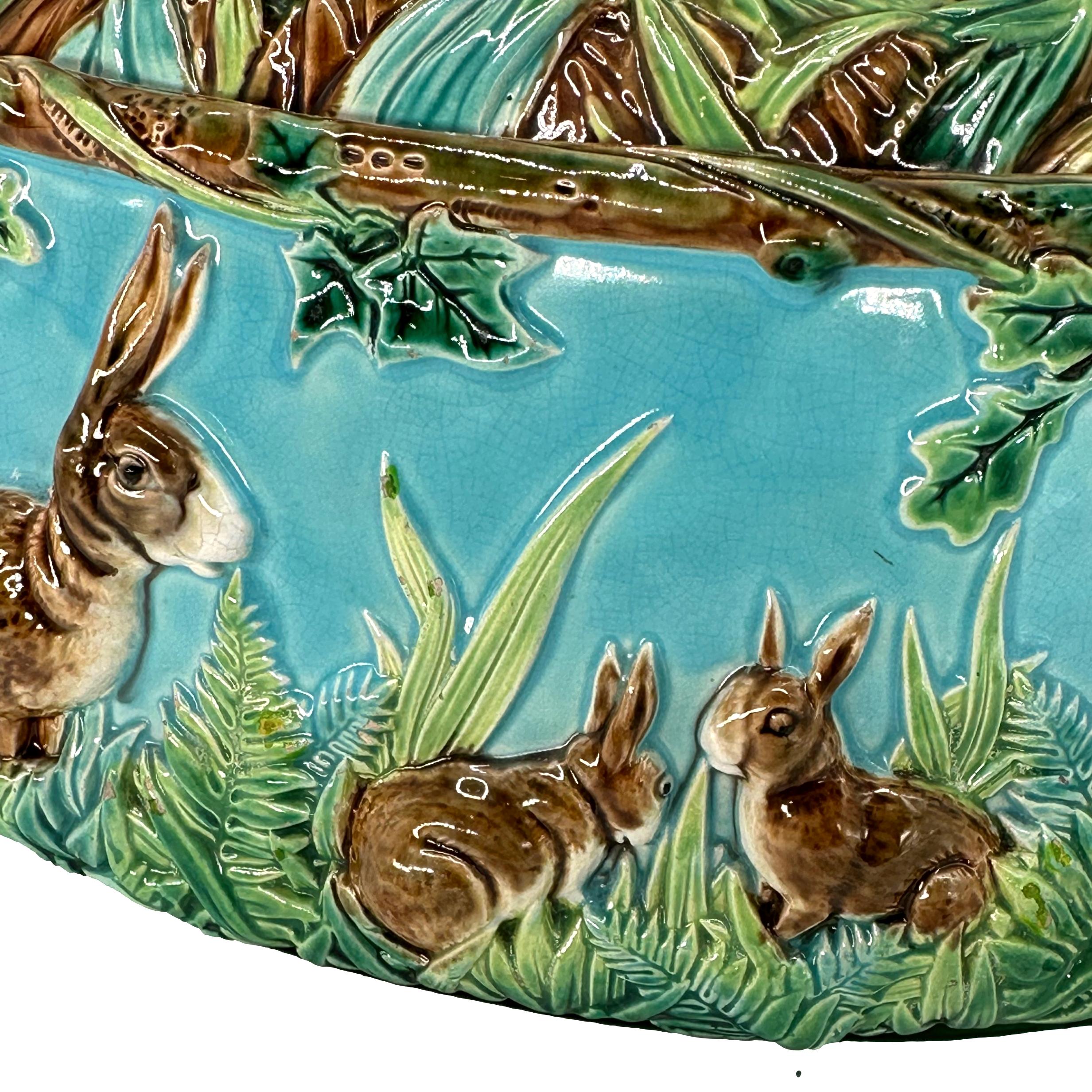 Zuppiera in maiolica di George Jones con quaglia e pulcini, inglese, 1874 in vendita 6