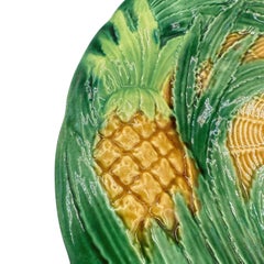George Jones Majolika Ananas auf Korbgeflechtteller, englisch, um 1870