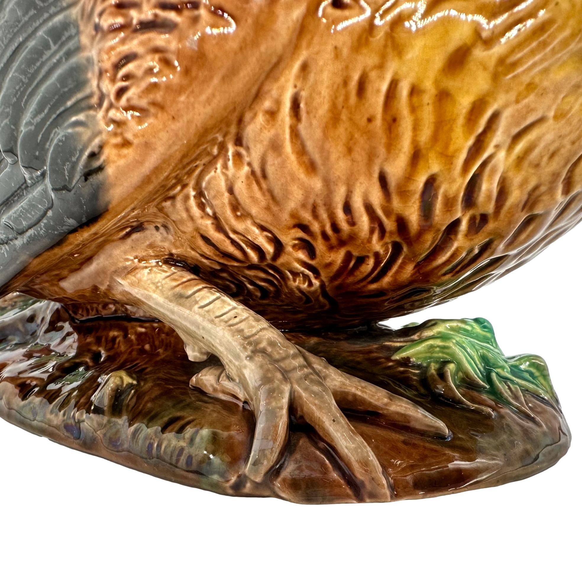 Teiera a forma di gallo in maiolica di George Jones, inglese, 1872 ca. in vendita 2