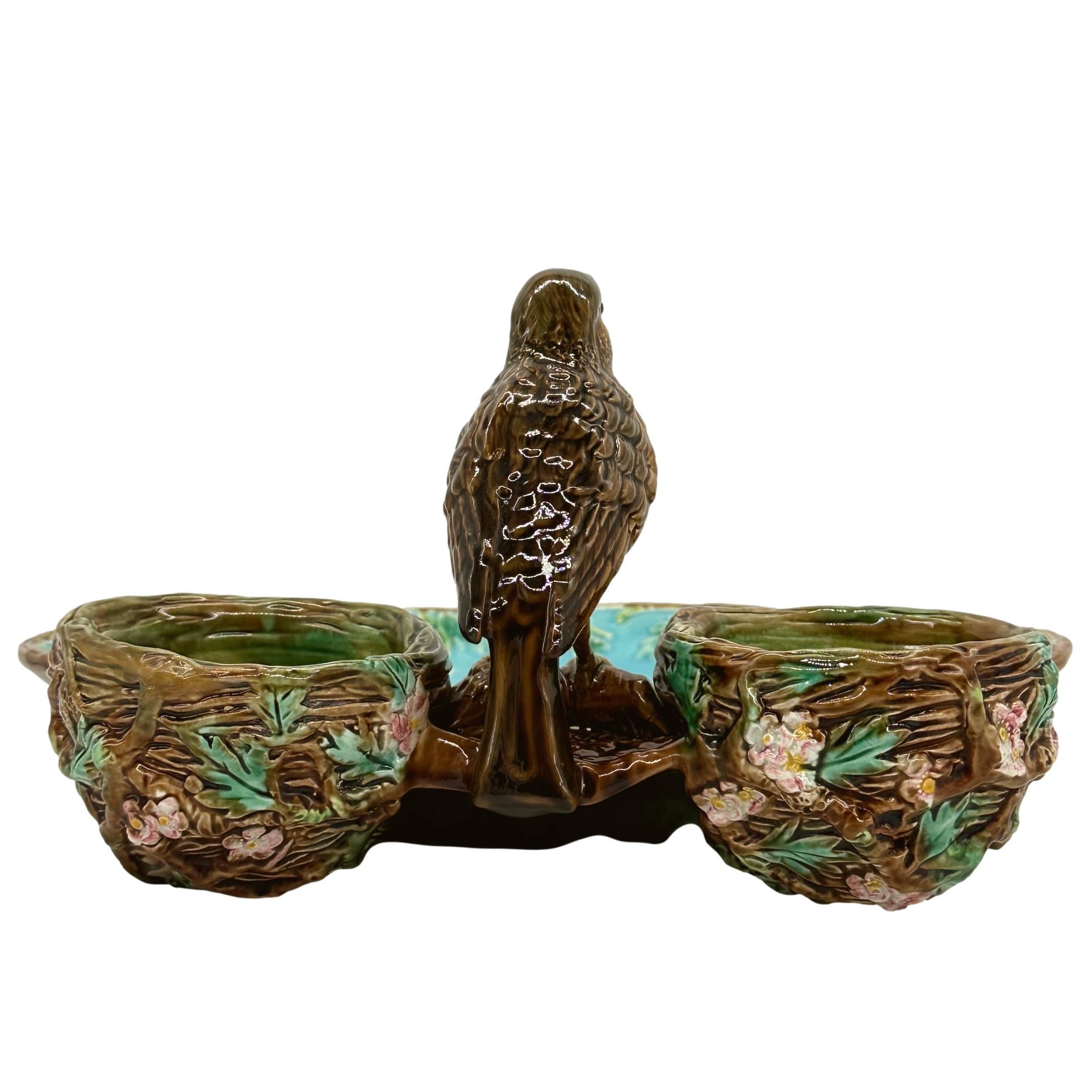 Victorian George Jones Majolica Strawberry Server Mounted by a Bird, English, circa 1870 For Sale